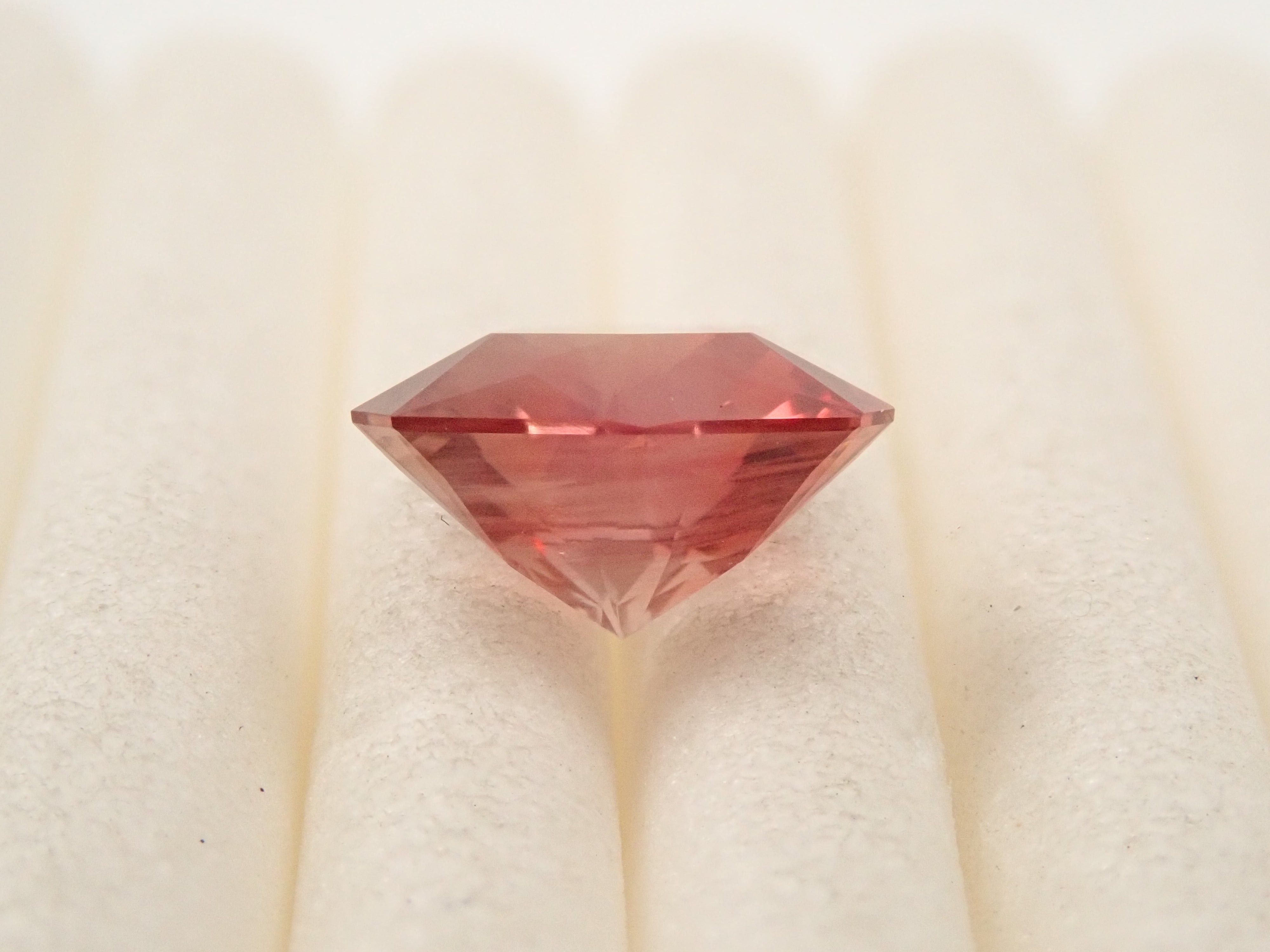 【12562832掲載】アメリカ産オレゴンサンストーン 0.941ctルース