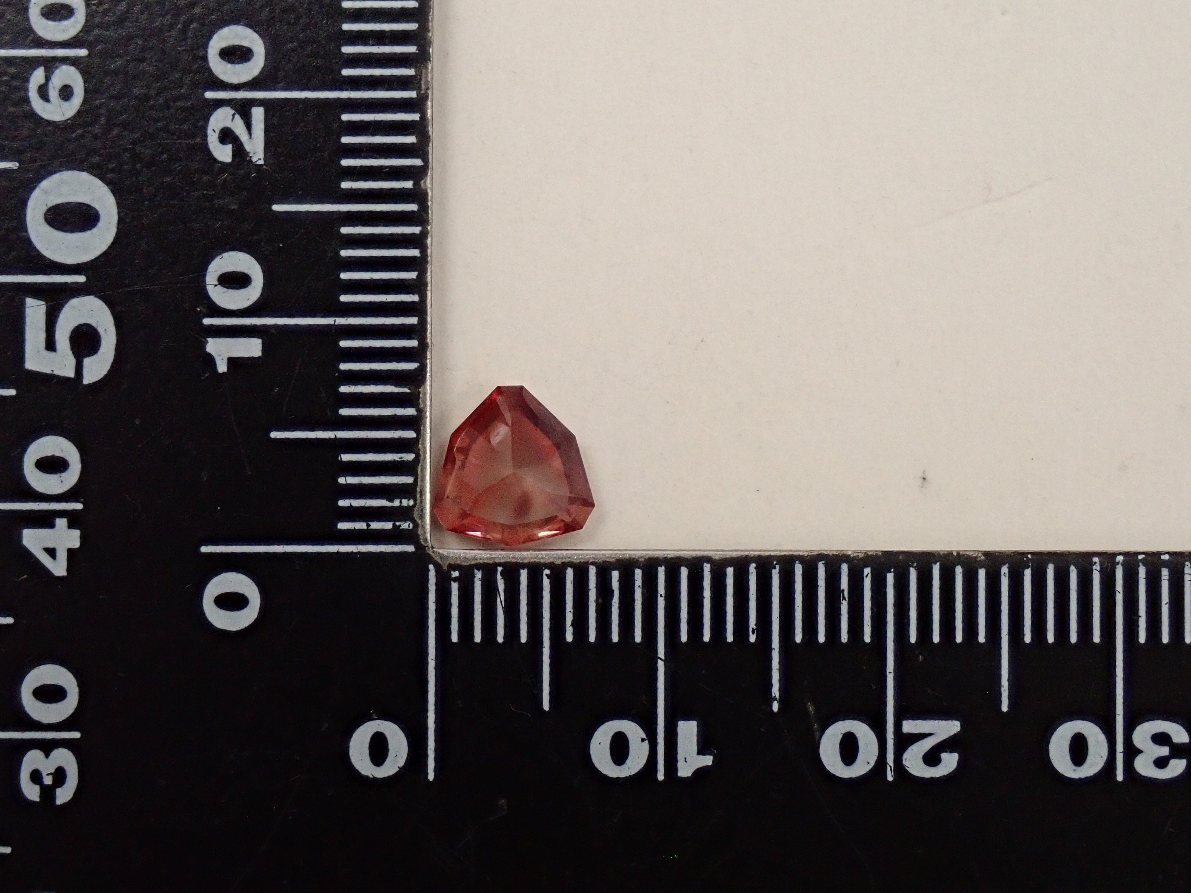 【12562832掲載】アメリカ産オレゴンサンストーン 0.941ctルース