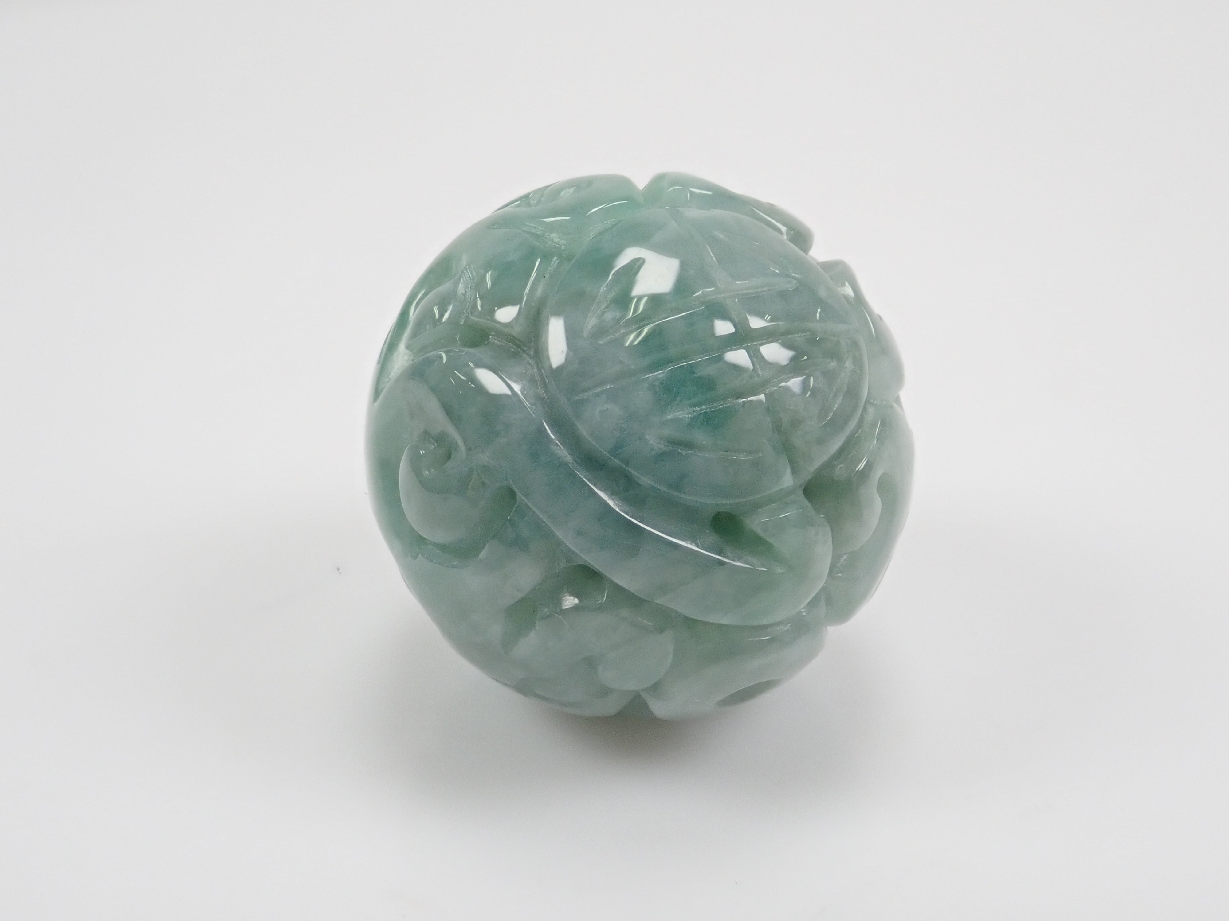 旧家蔵出　清国時代物　本物保証品　ヒスイ　翡翠 神獸葡萄　翡翠本物保証お守り 翡翠（ヒスイ） 69.859ctルース