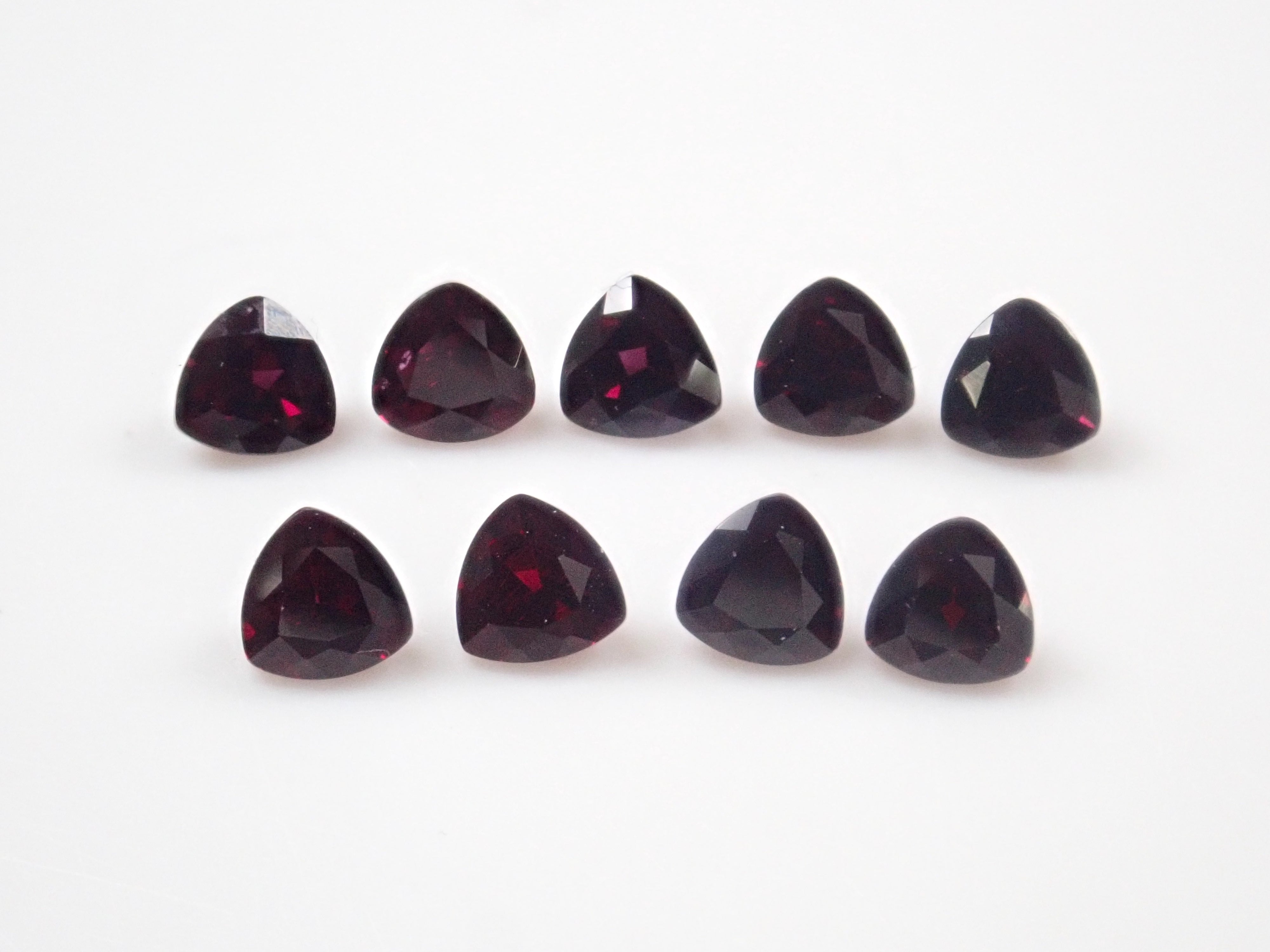 [Limited to 9 stones] American Anthill Garnet (Chrome Pyrope Garnet, Trilliant Cut 4.0mm) 1 loose stone [Multiple purchase discount available]