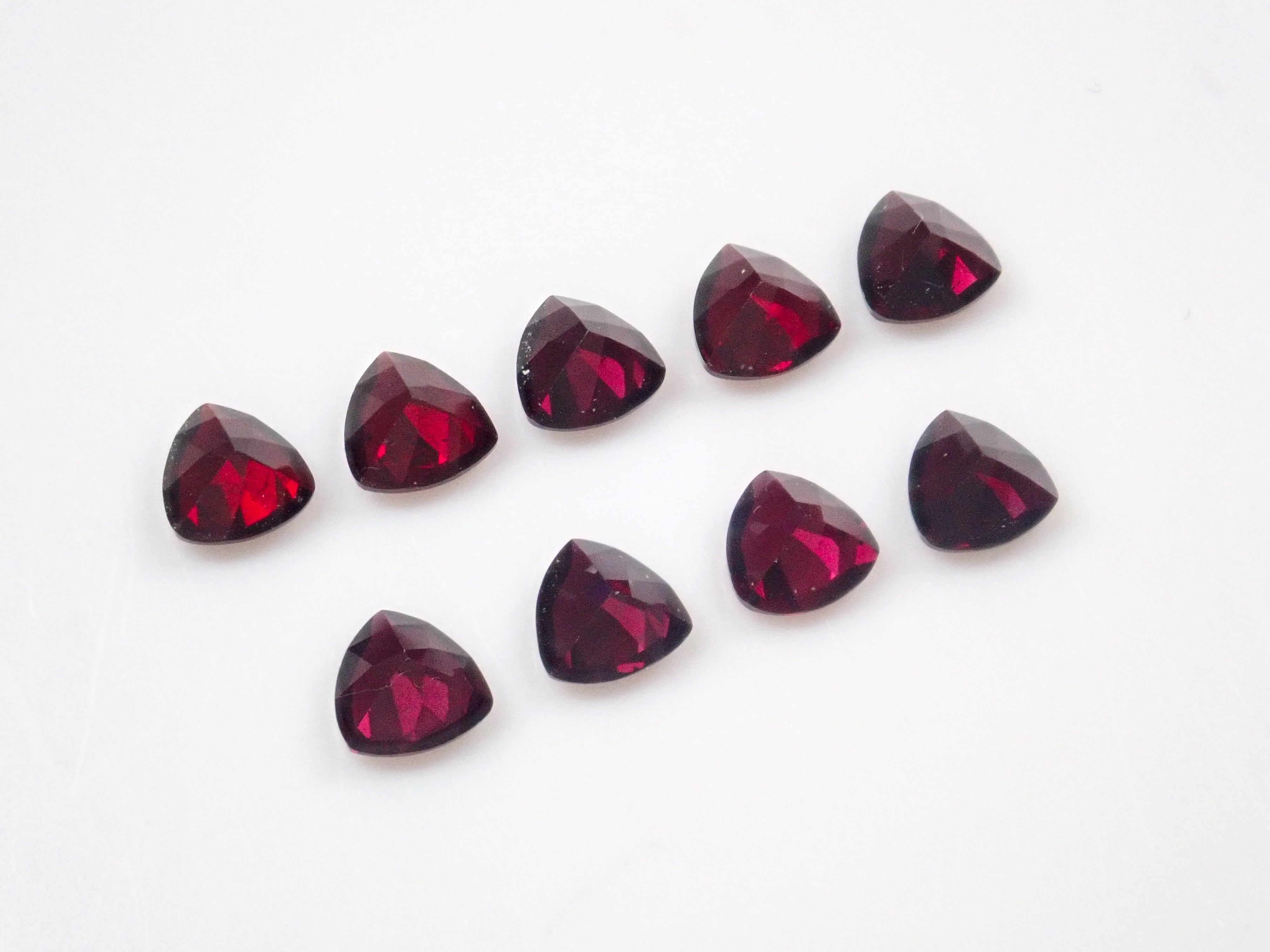 [Limited to 9 stones] American Anthill Garnet (Chrome Pyrope Garnet, Trilliant Cut 4.0mm) 1 loose stone [Multiple purchase discount available]