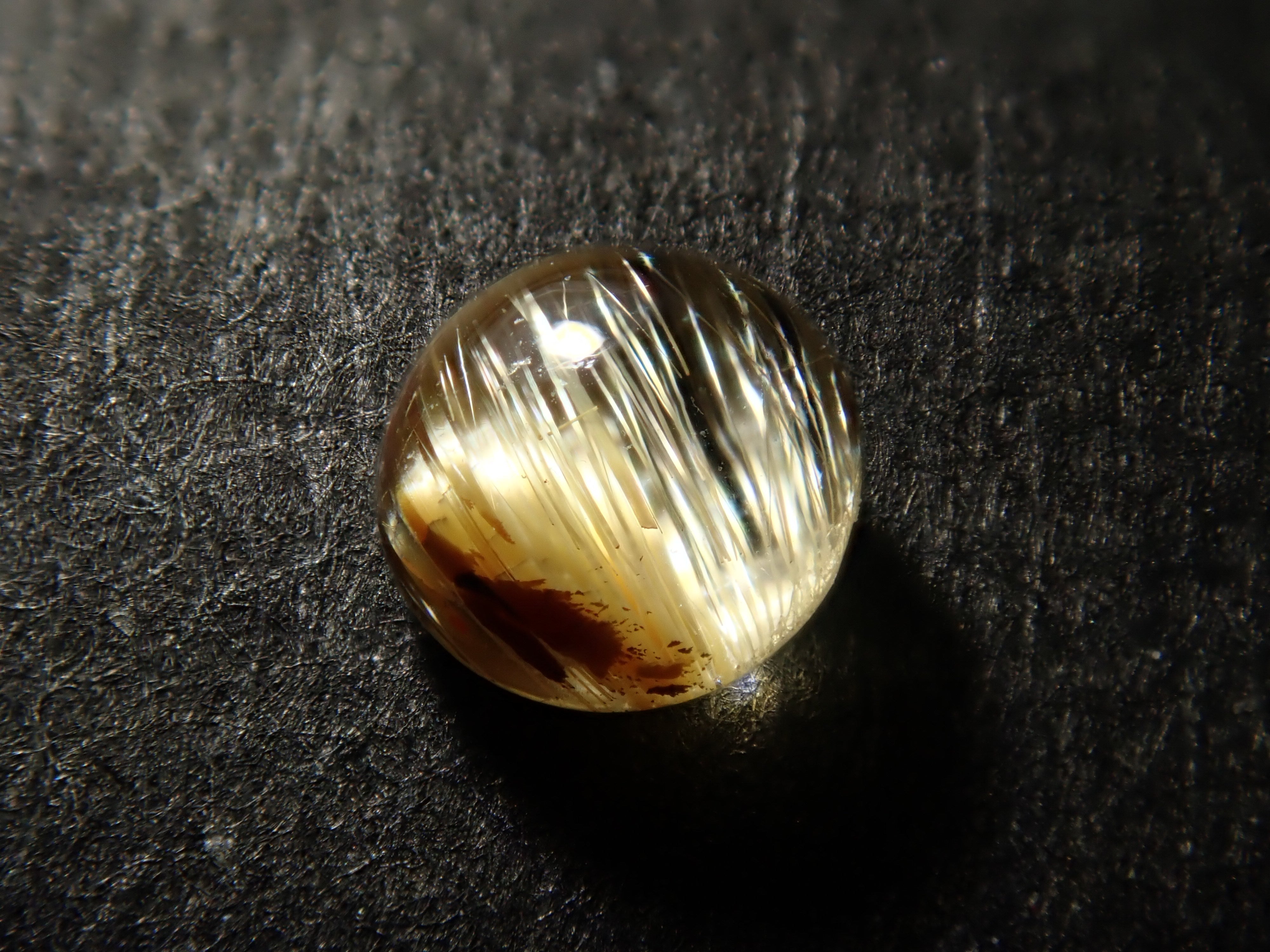 巴西金紅石 (Rutile/Rutilated Quartz) 1 石散裝 (3.0-3.5mm，適合初學者) 《可多買優惠》