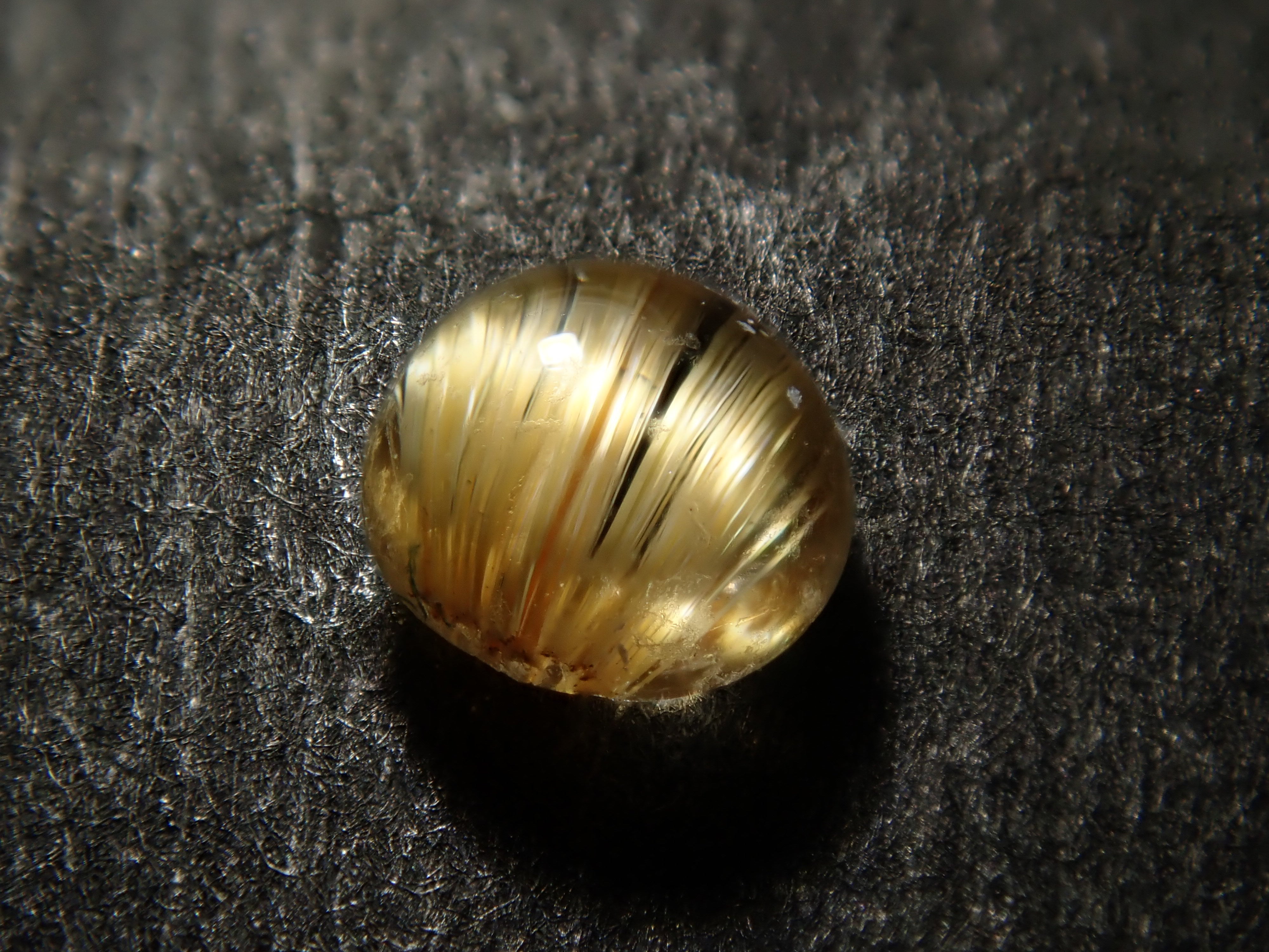 巴西金紅石 (Rutile/Rutilated Quartz) 1 石散裝 (3.0-3.5mm，適合初學者) 《可多買優惠》