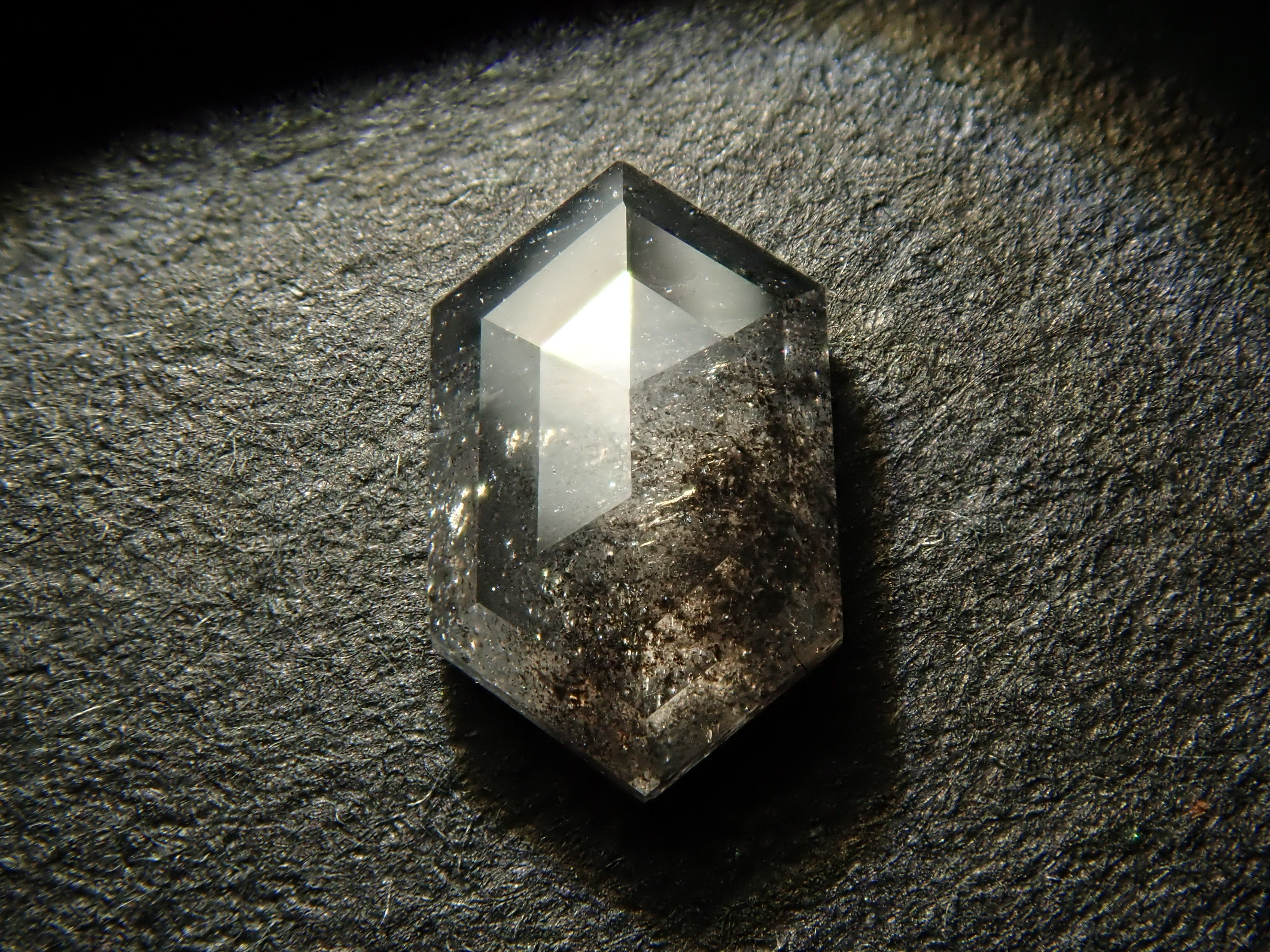 【12550767掲載】ソルトアンドペッパーダイヤモンド 0.369ctルース