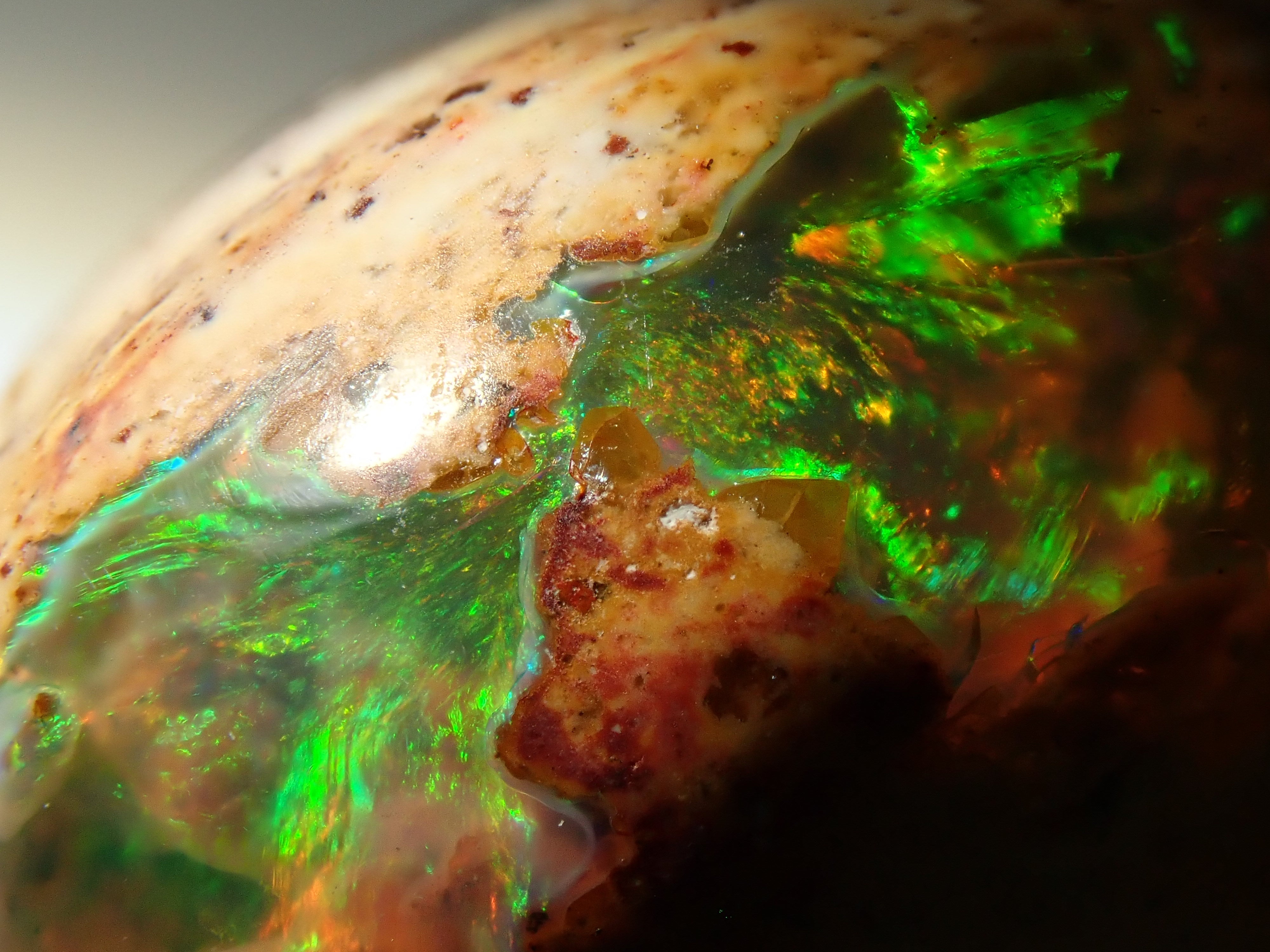 【12562847掲載】カンテラオパール 17.284ctルース