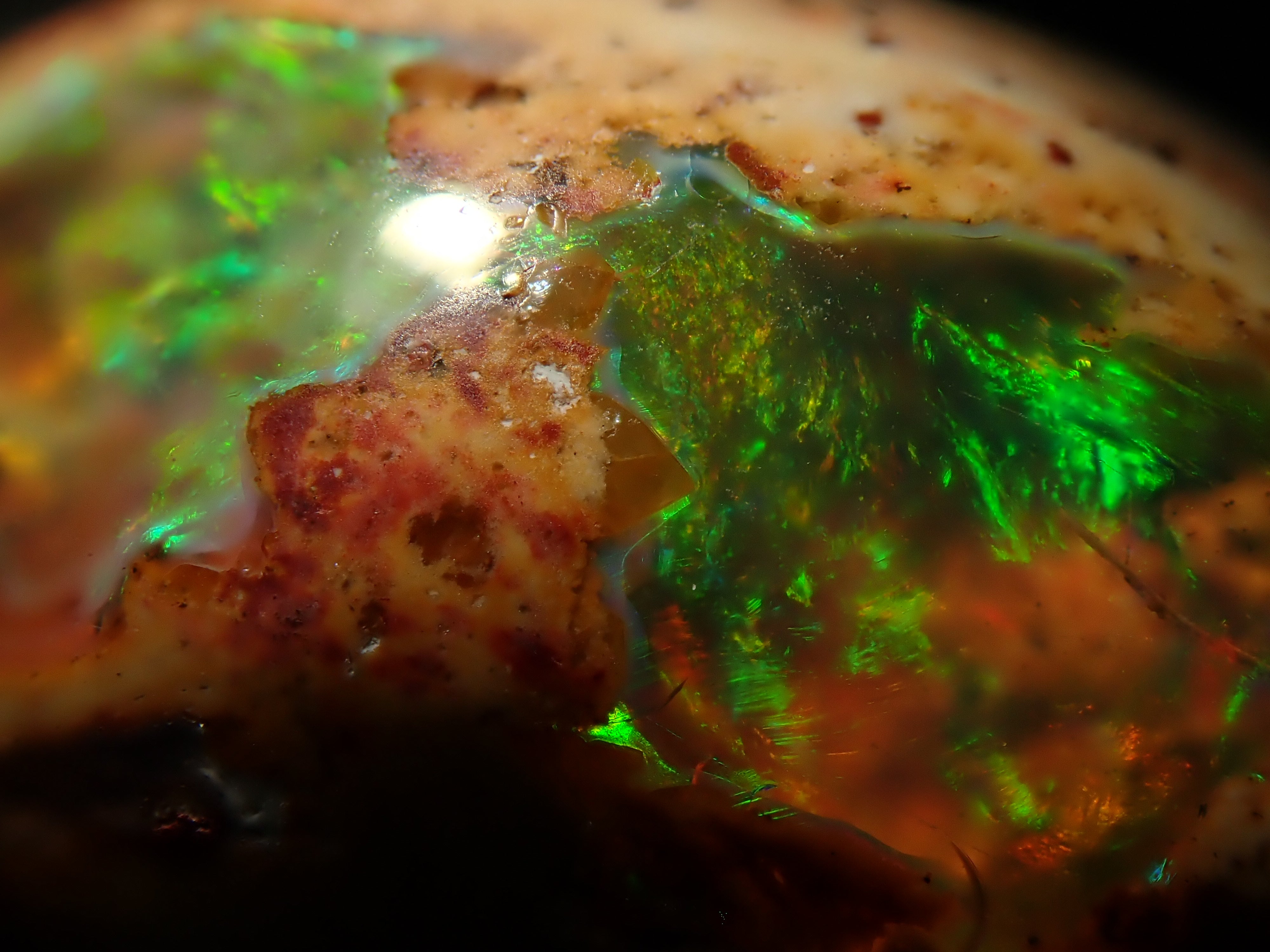 【12562847掲載】カンテラオパール 17.284ctルース