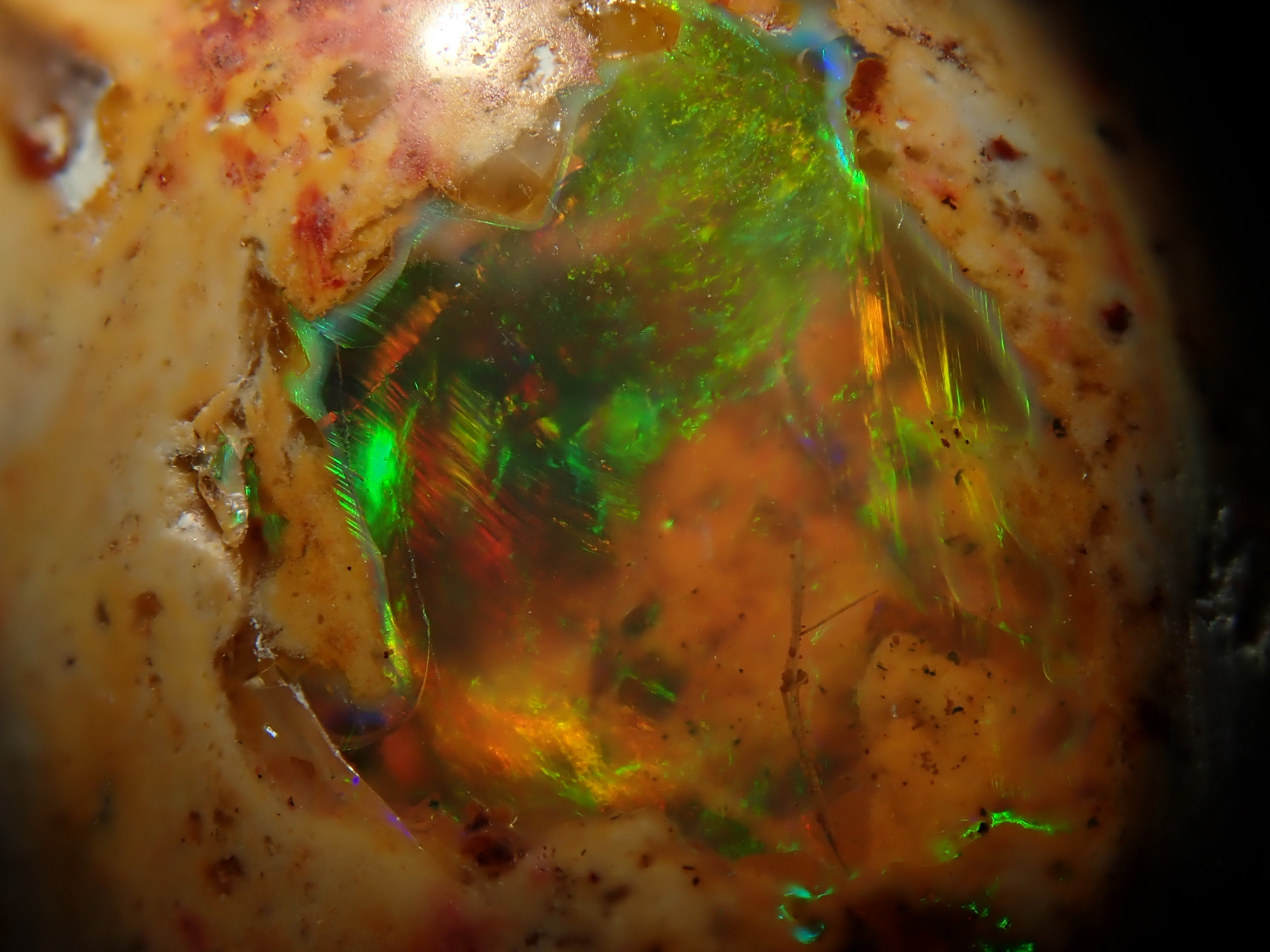 【12562847掲載】カンテラオパール 17.284ctルース