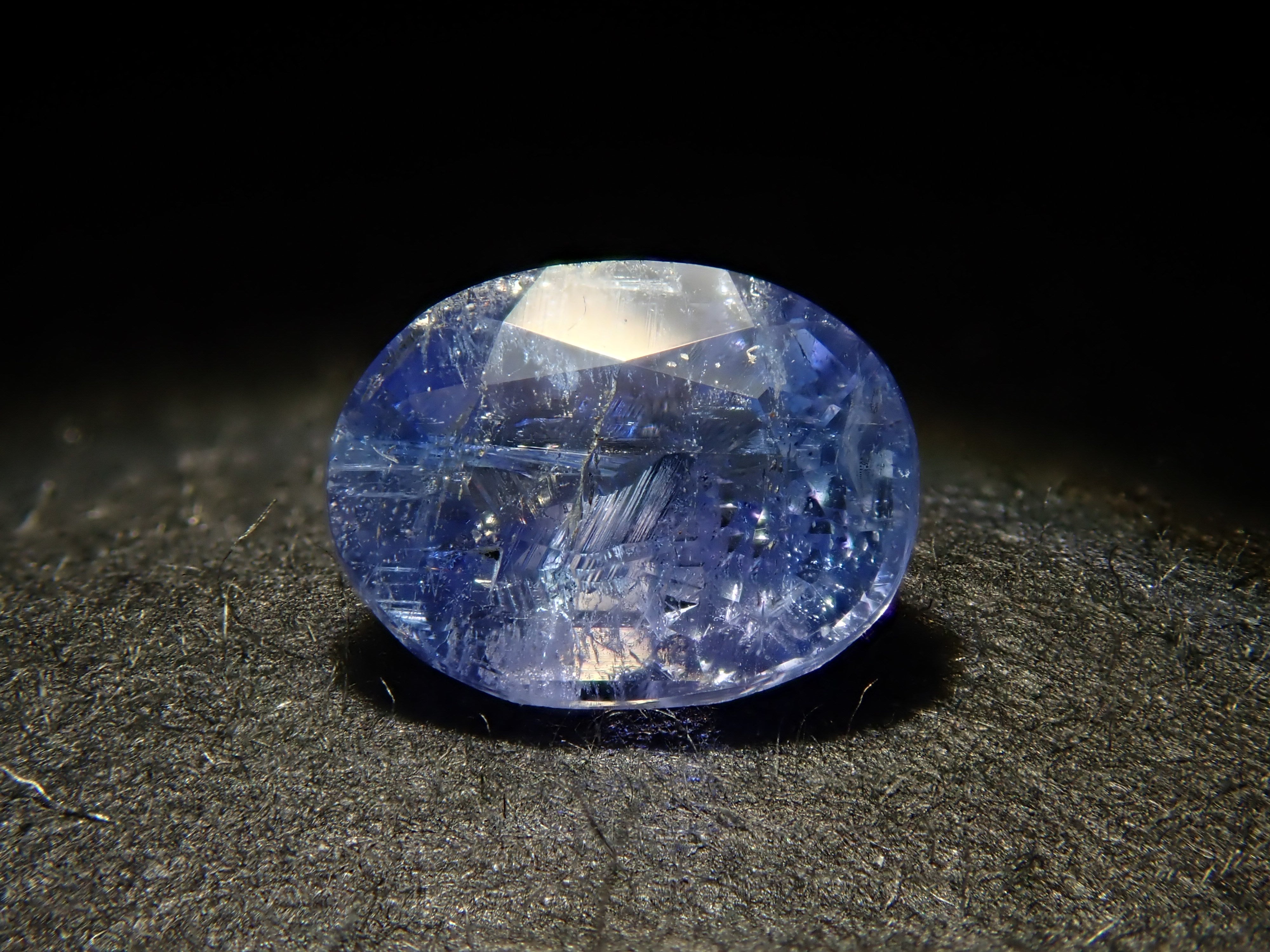 【12562579掲載】ナミビア産ジェレメジェバイト 0.355ctルース