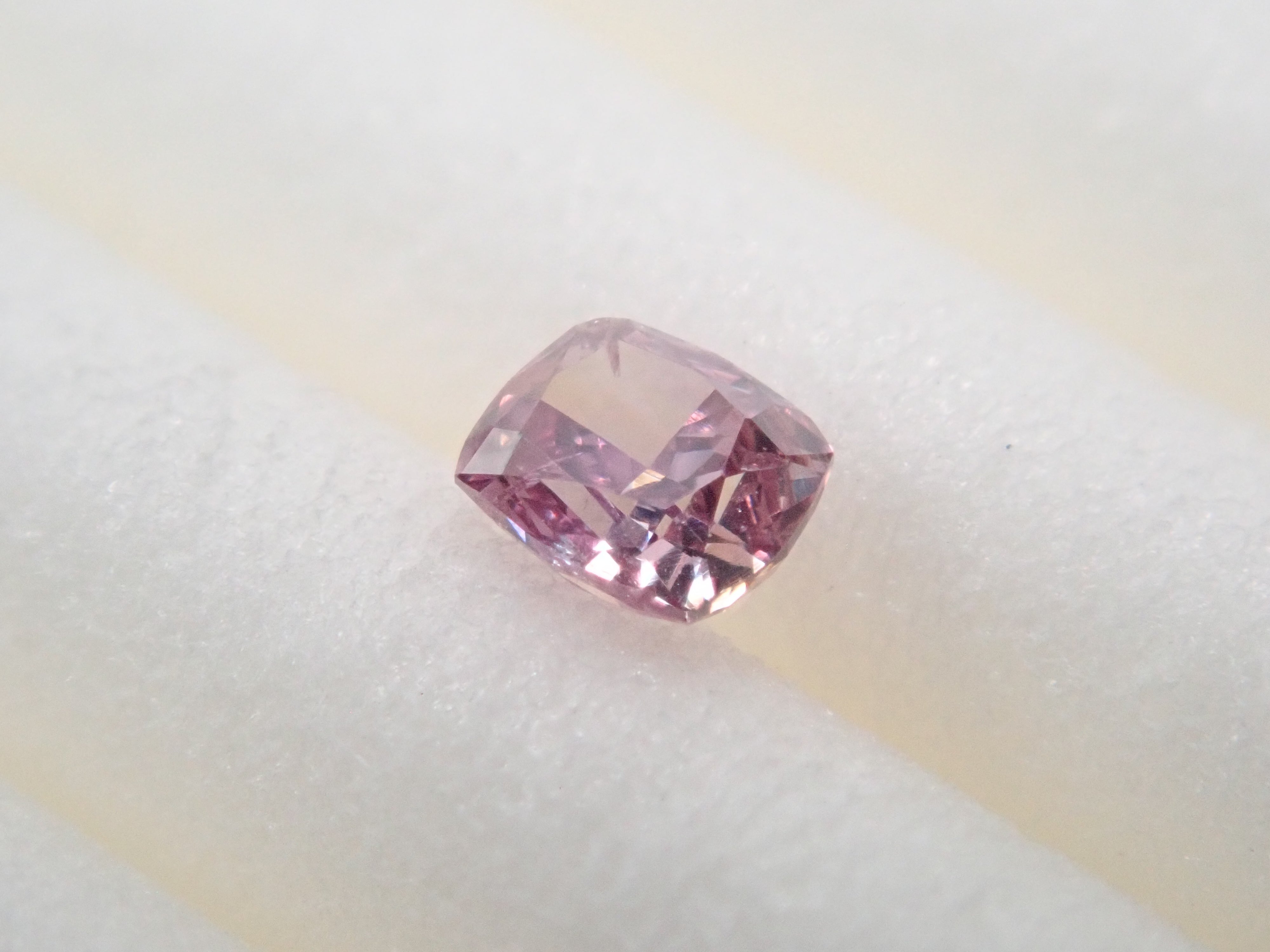 【32501684掲載】ピンクダイヤモンド 0.072ctルース(FANCY DEEP PURPLE PINK, I1)