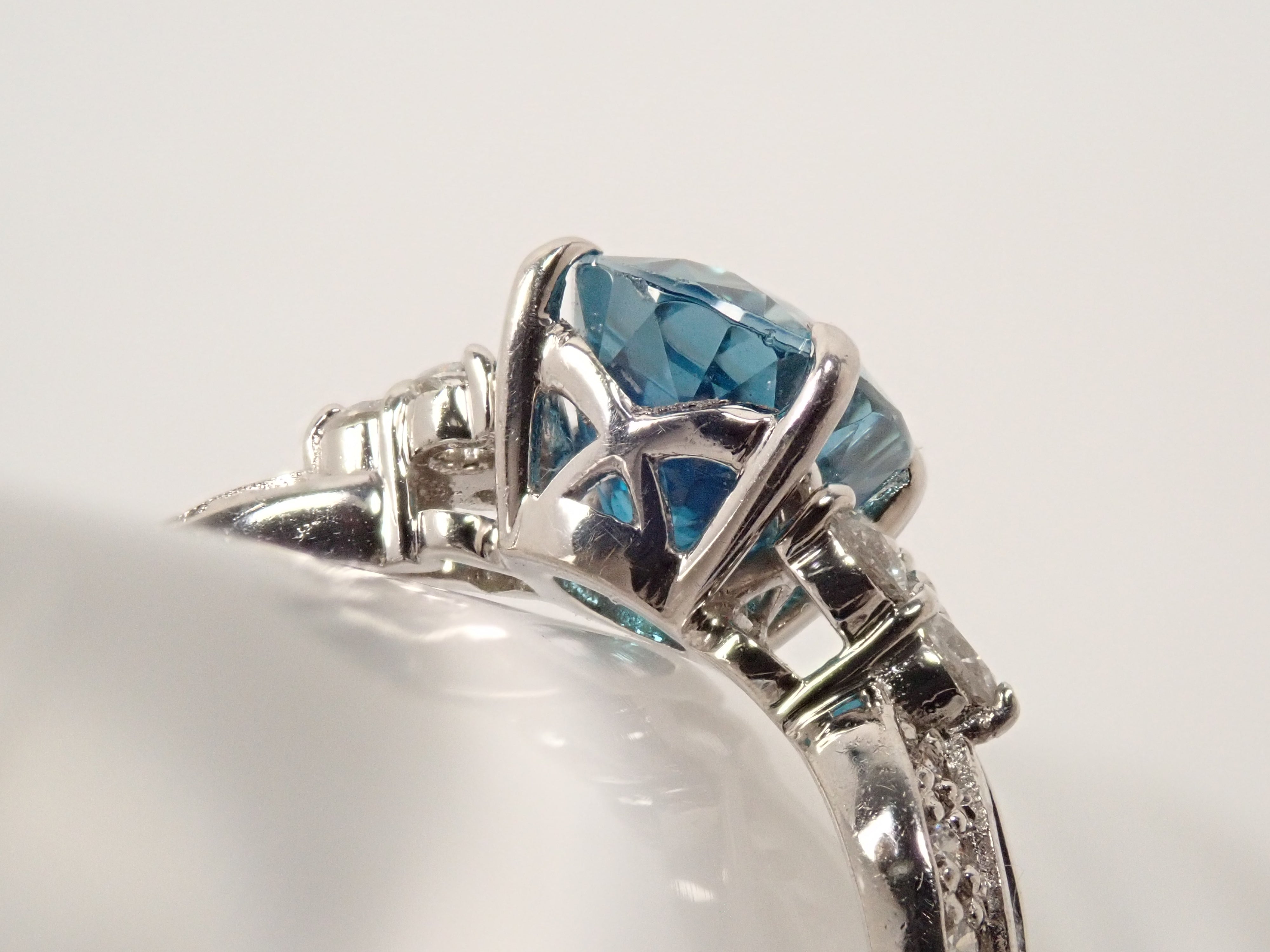 【22602584掲載】【カラフリ】Pt900 ブルージルコン（ラタナキリブルー） 2.27ct リング