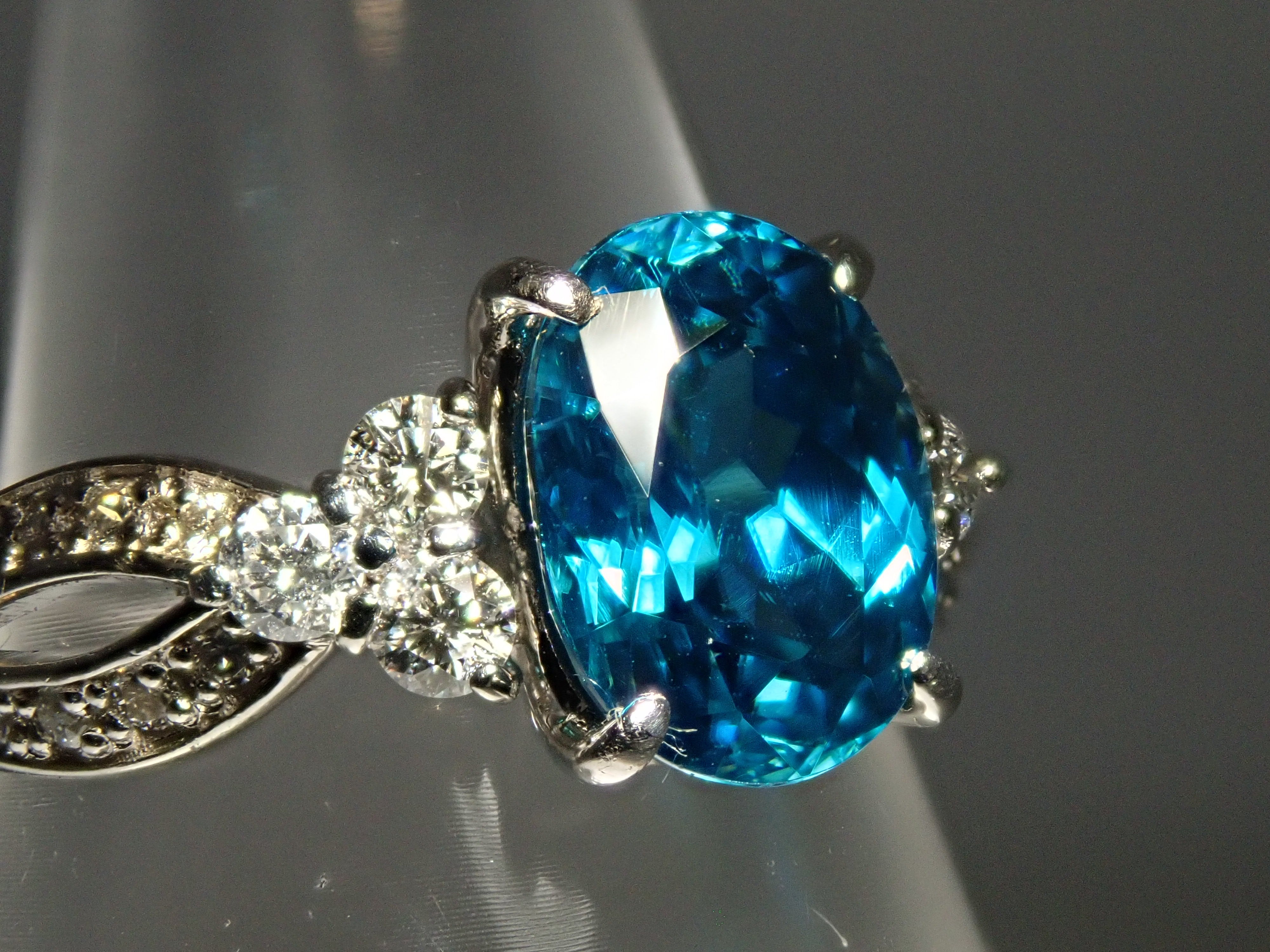 【22602584掲載】【カラフリ】Pt900 ブルージルコン（ラタナキリブルー） 2.27ct リング