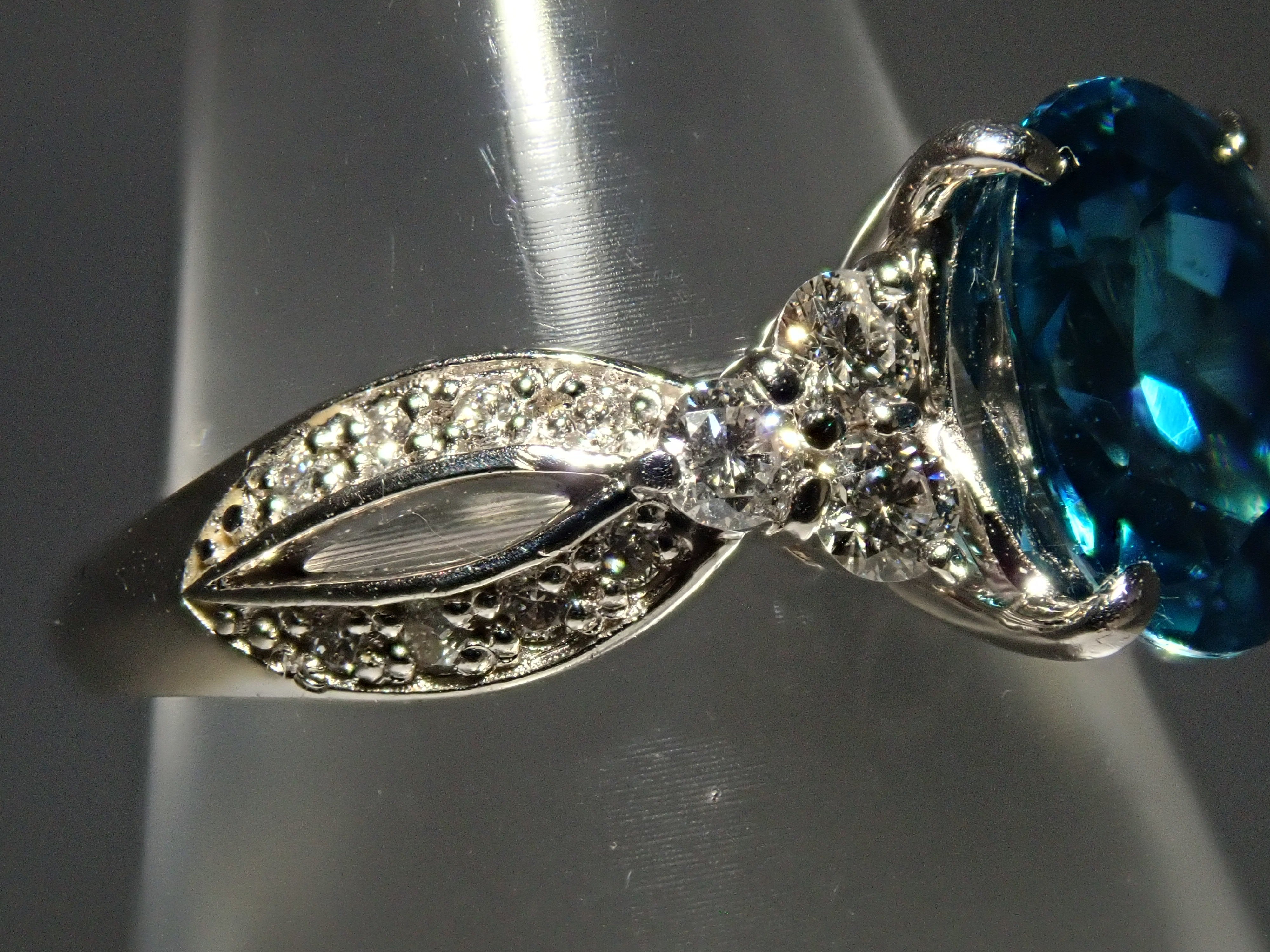 【22602584掲載】【カラフリ】Pt900 ブルージルコン（ラタナキリブルー） 2.27ct リング