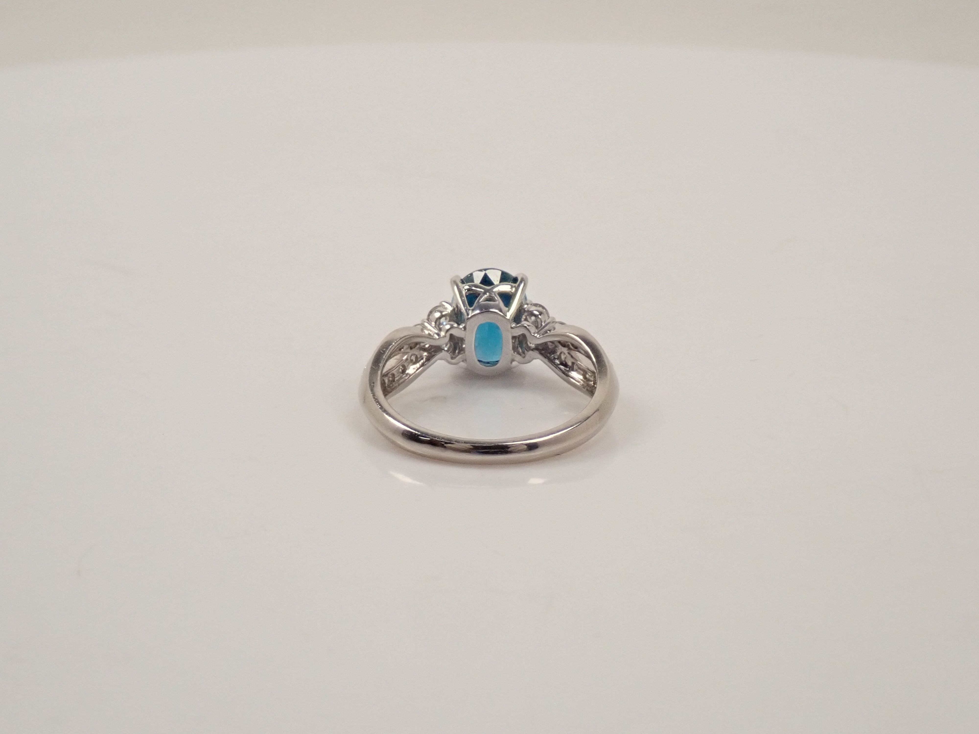 【22602584掲載】【カラフリ】Pt900 ブルージルコン（ラタナキリブルー） 2.27ct リング