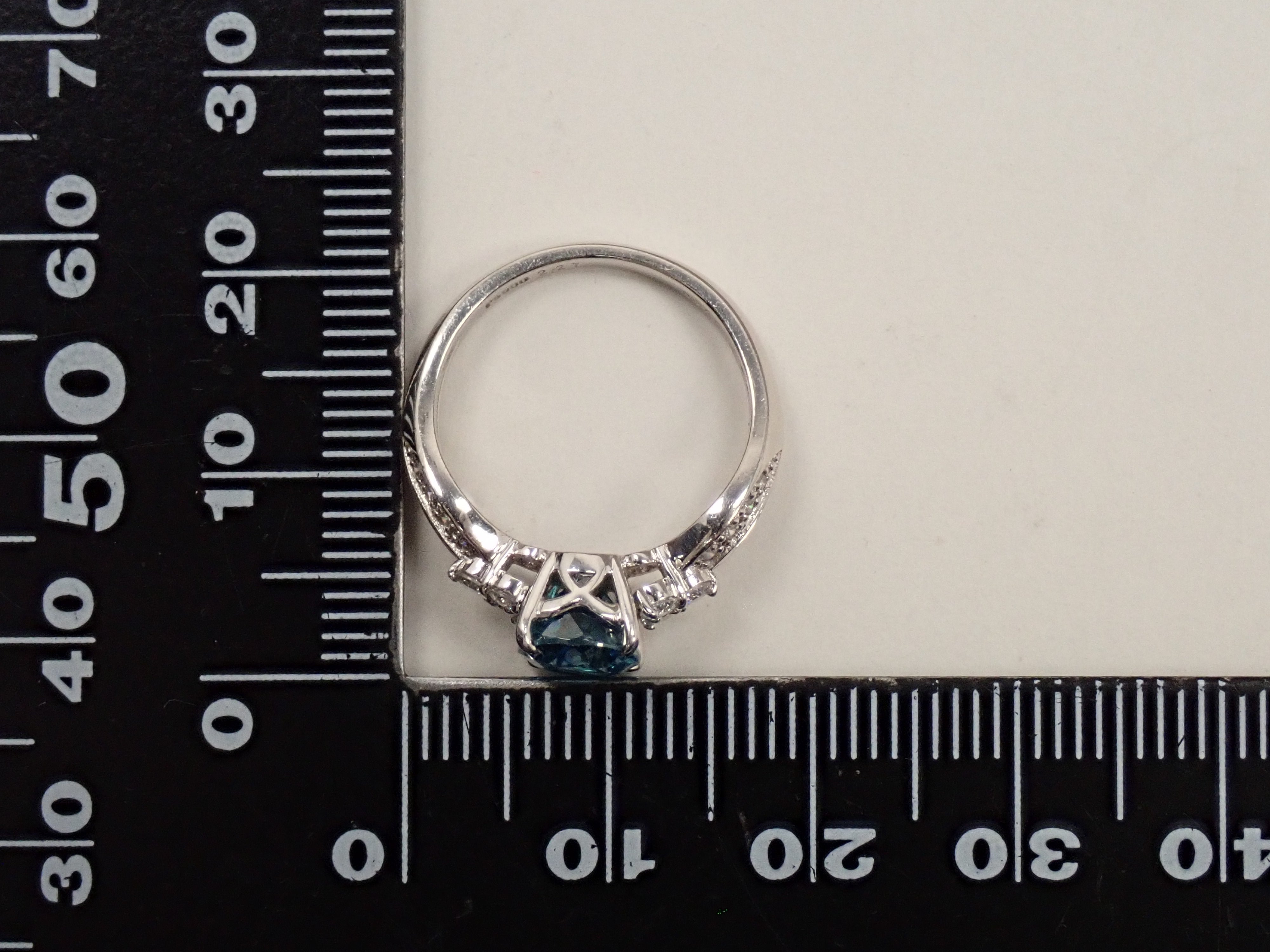 【22602584掲載】【カラフリ】Pt900 ブルージルコン（ラタナキリブルー） 2.27ct リング