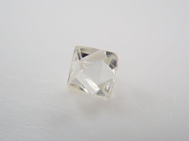 ロシア産ダイヤモンド原石（ソーヤブル） 0.051ct原石