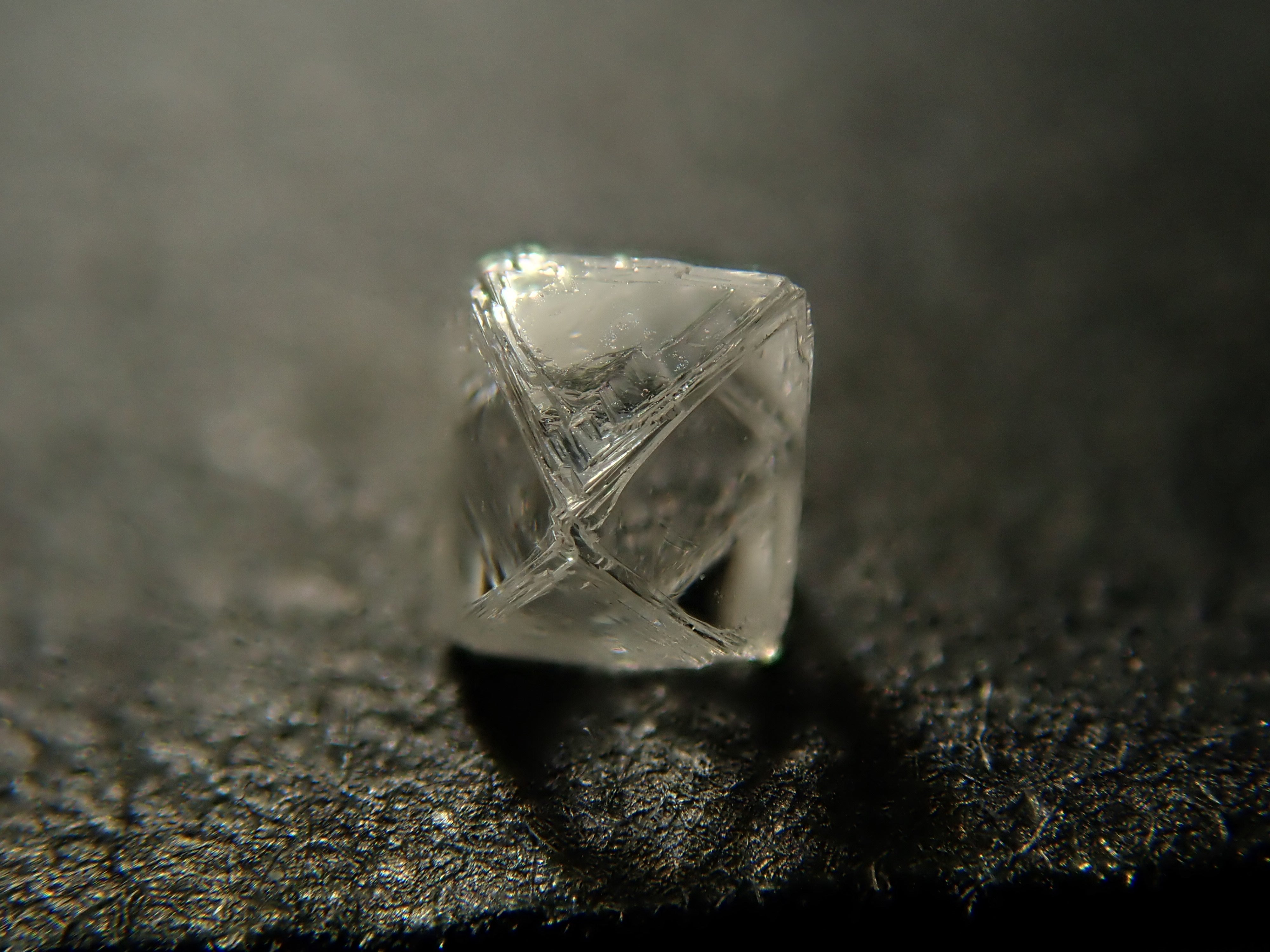Diamond rough (sawable) 0.090ct rough