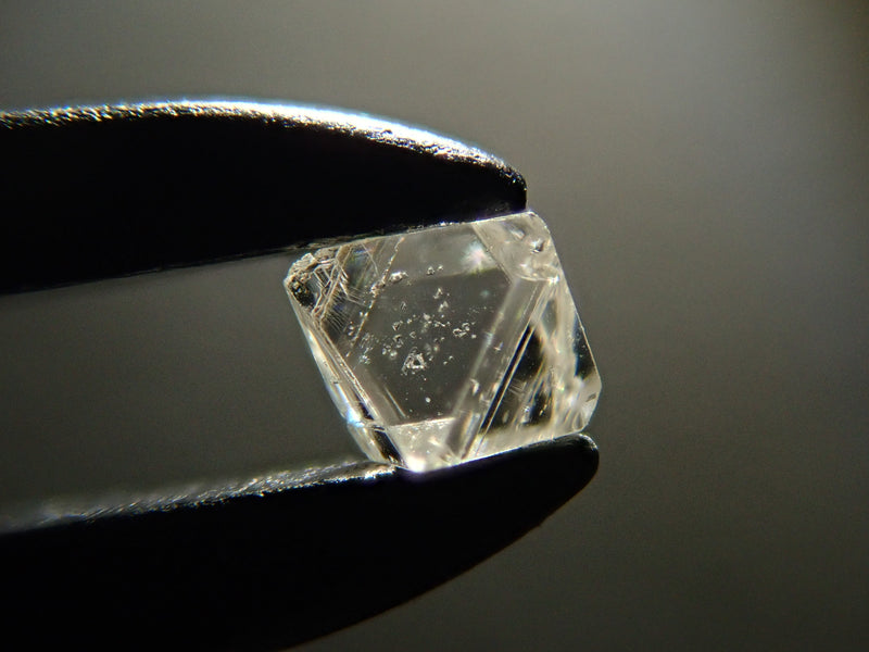 ロシア産ダイヤモンド原石（ソーヤブル） 0.040ct原石