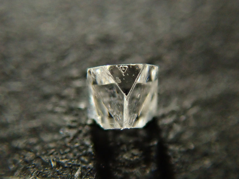 ロシア産ダイヤモンド原石（ソーヤブル） 0.049ct原石