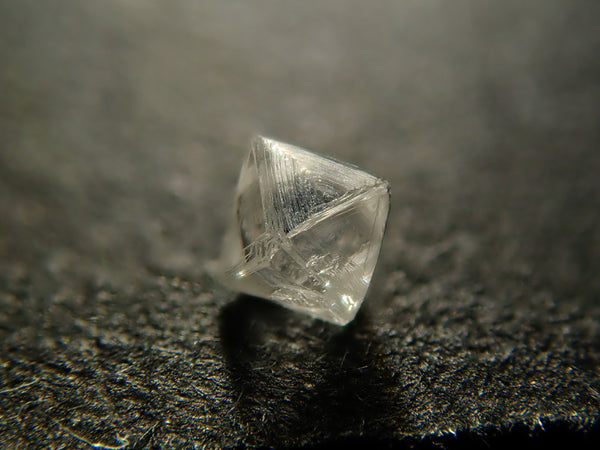 ロシア産ダイヤモンド原石（ソーヤブル） 0.049ct原石