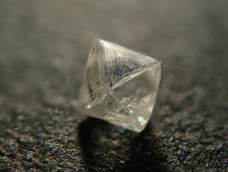 俄羅斯鑽石原石（可鋸切）0.049 克拉原石