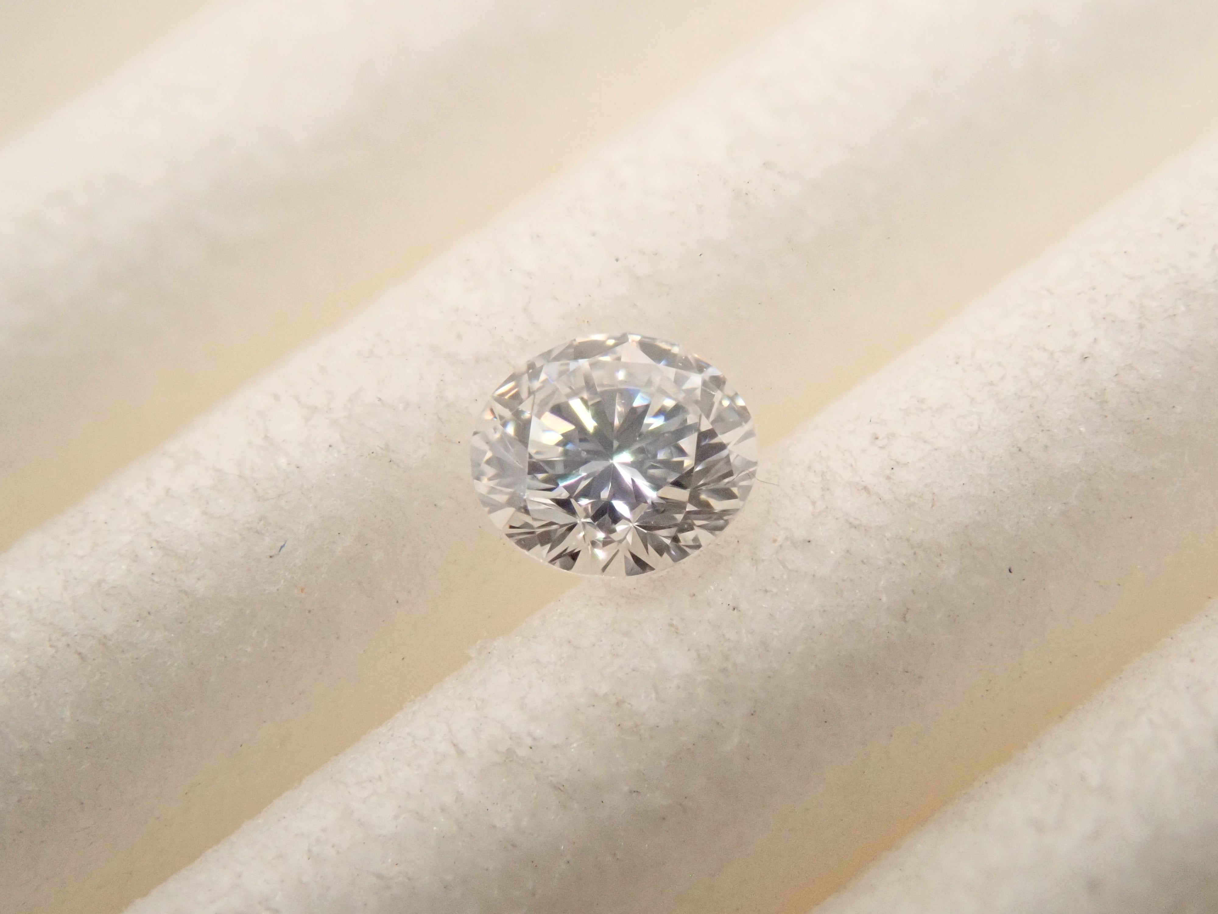 【32501897掲載】ダイヤモンド 0.101ctルース(D, VVS-2, VeryGood)