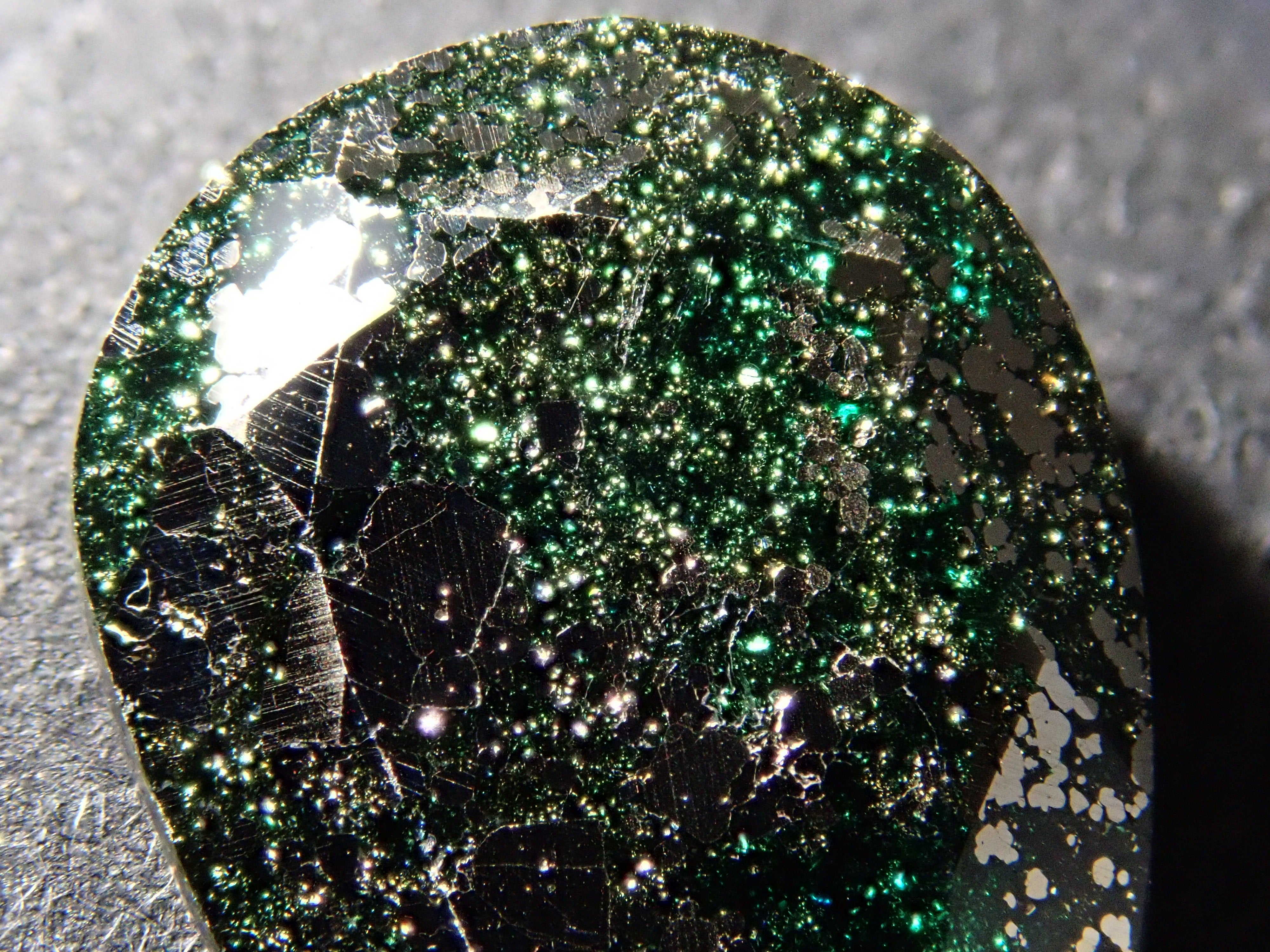 【12562757掲載】コロンビア産パイライトインエメラルド 4.226ctルース