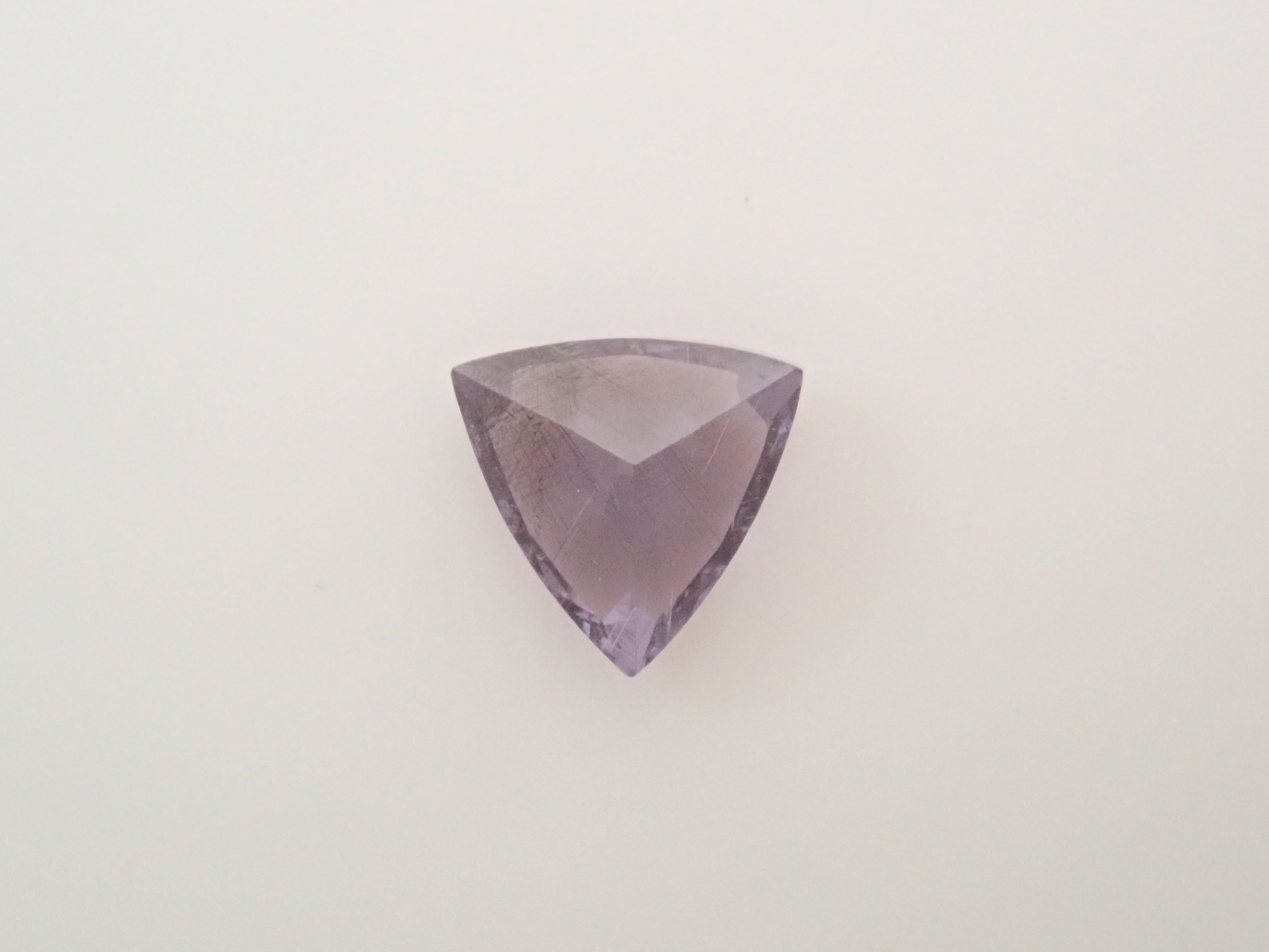 【12562760掲載】マダガスカル産ベキリーブルーガーネット（カラーチェンジガーネット） 0.186ctルース