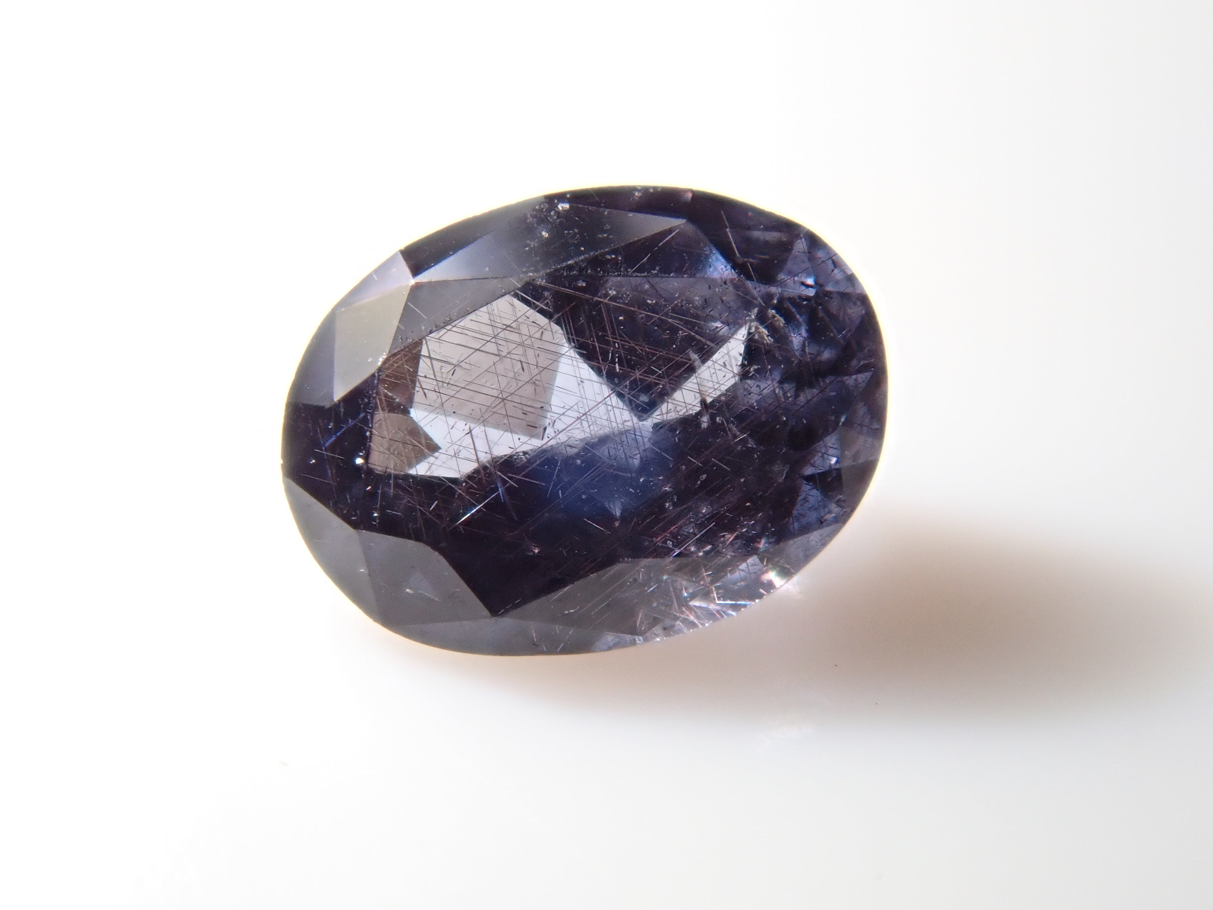 【12562762掲載】マダガスカル産ベキリーブルーガーネット（カラーチェンジガーネット） 0.188ctルース