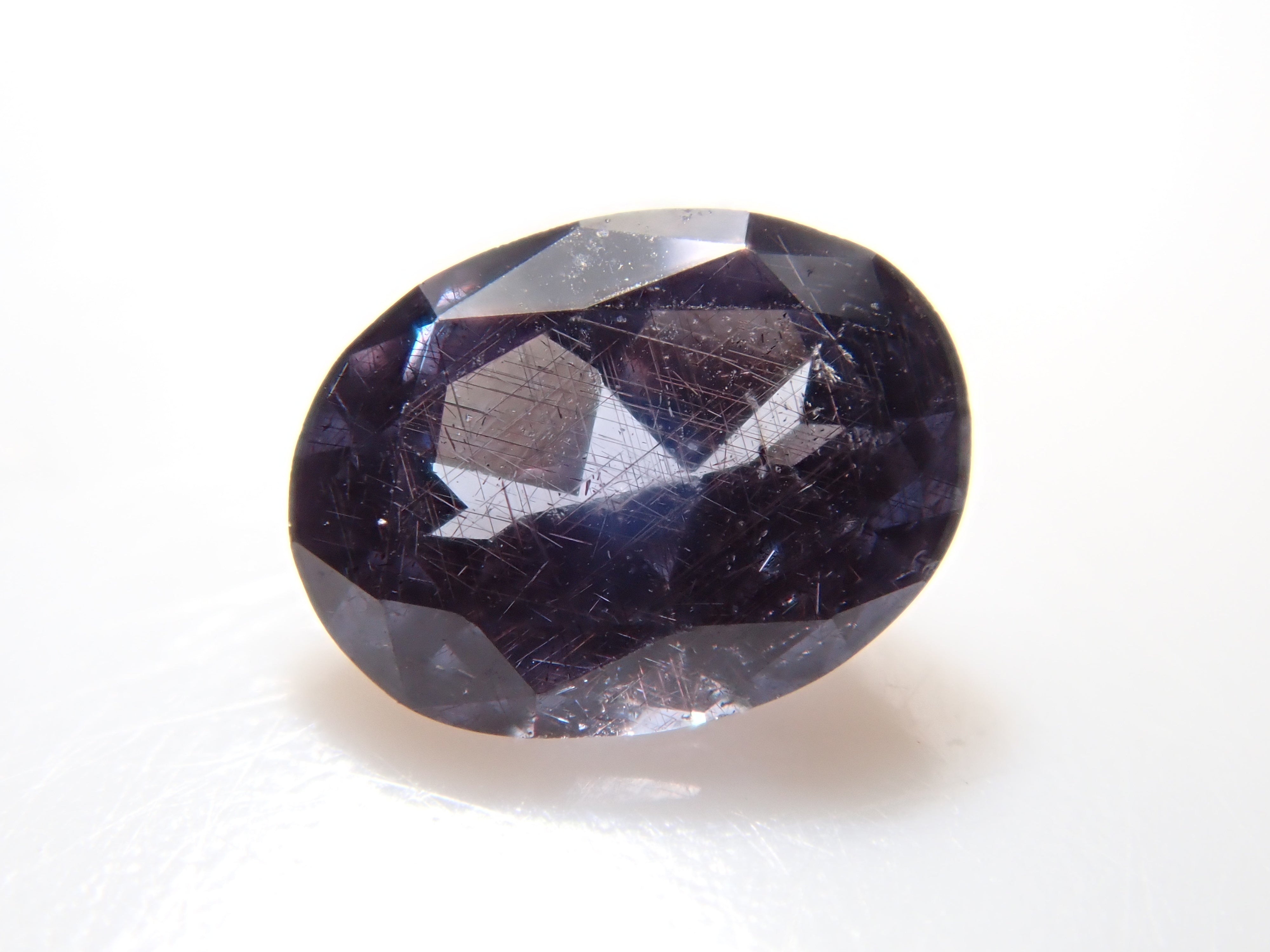 【12562762掲載】マダガスカル産ベキリーブルーガーネット（カラーチェンジガーネット） 0.188ctルース