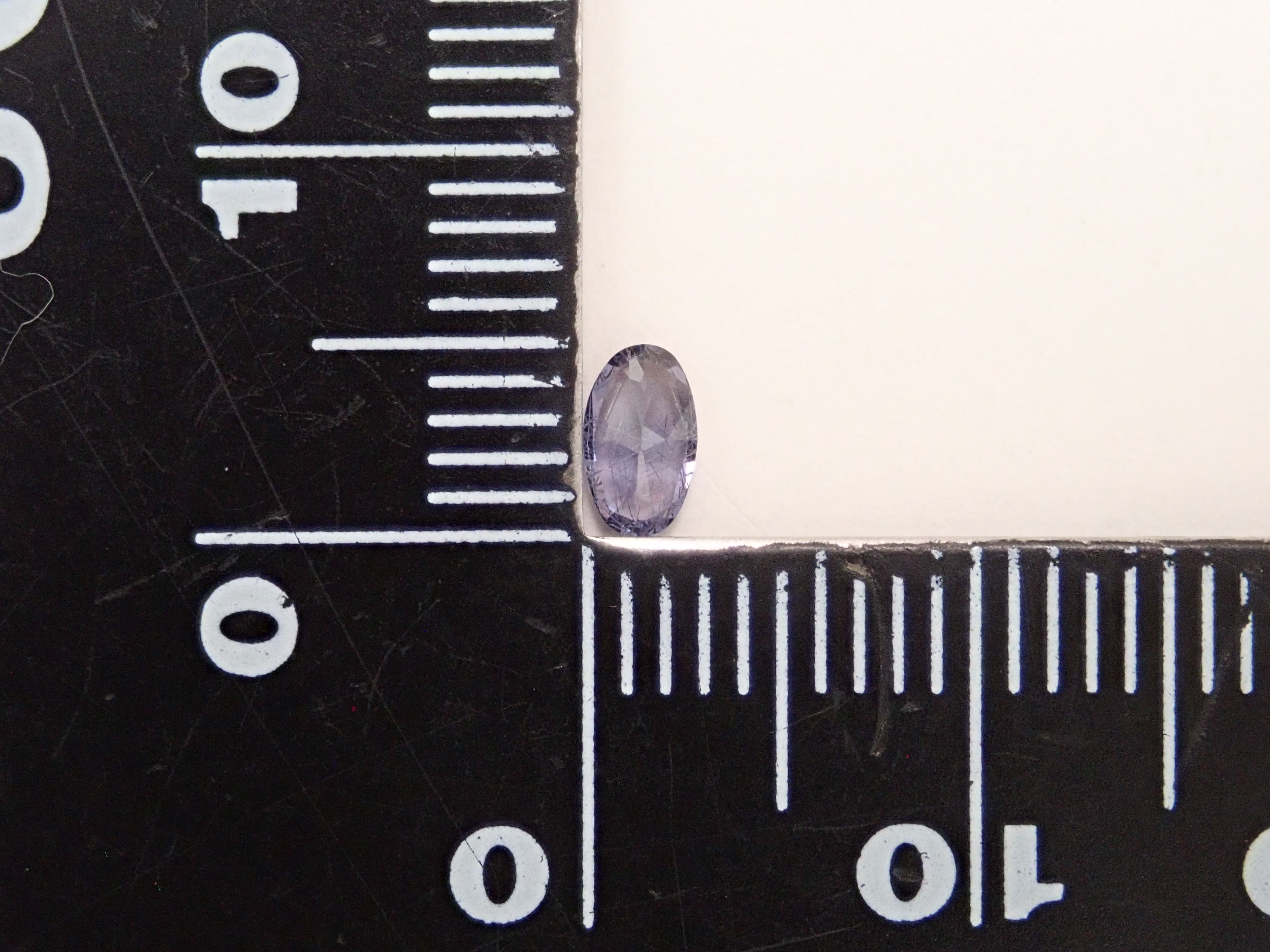 【12562767掲載】マダガスカル産ベキリーブルーガーネット（カラーチェンジガーネット） 0.257ctルース