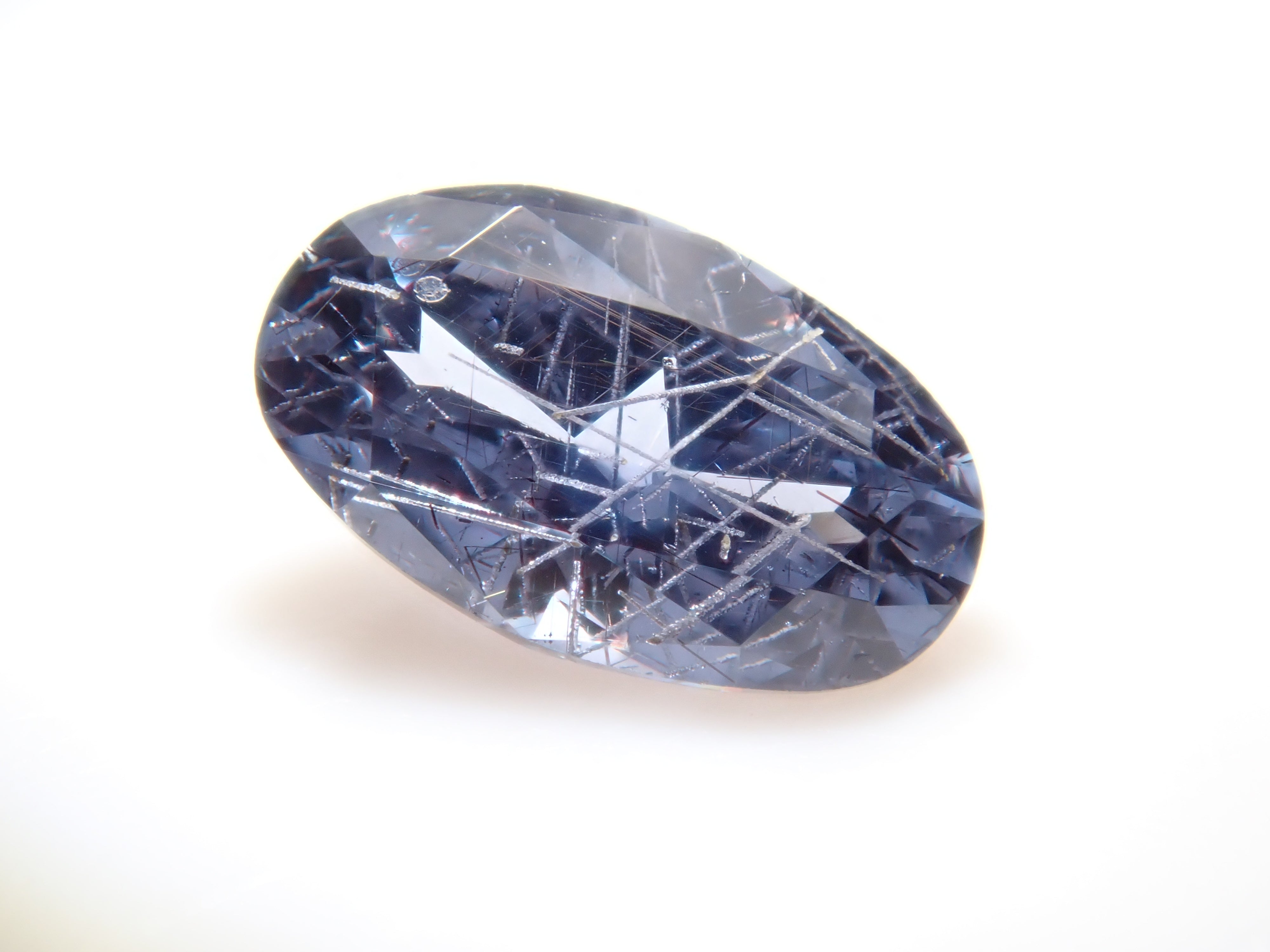 【12562767掲載】マダガスカル産ベキリーブルーガーネット（カラーチェンジガーネット） 0.257ctルース