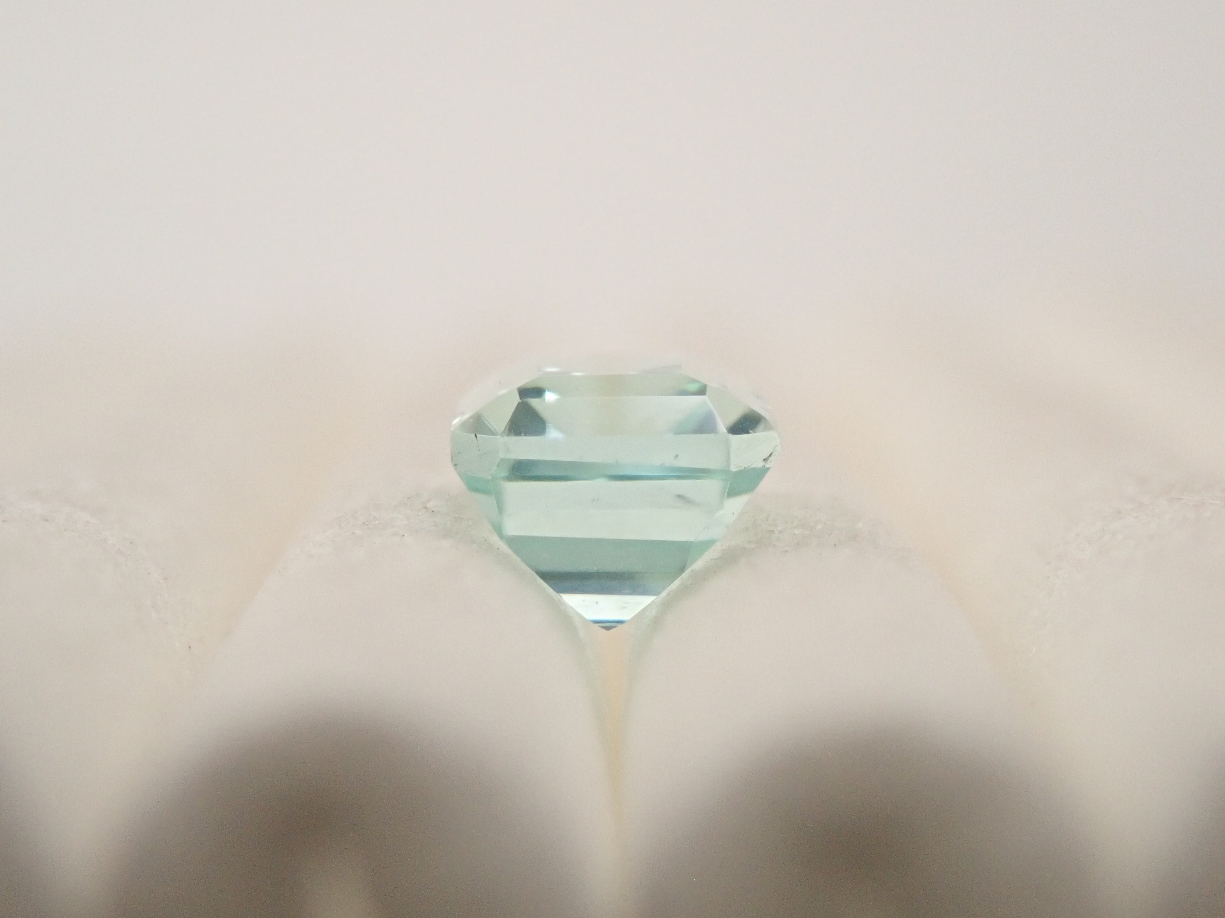 【12562853掲載】ボリビア産フォスフォフィライト 0.448ctルース