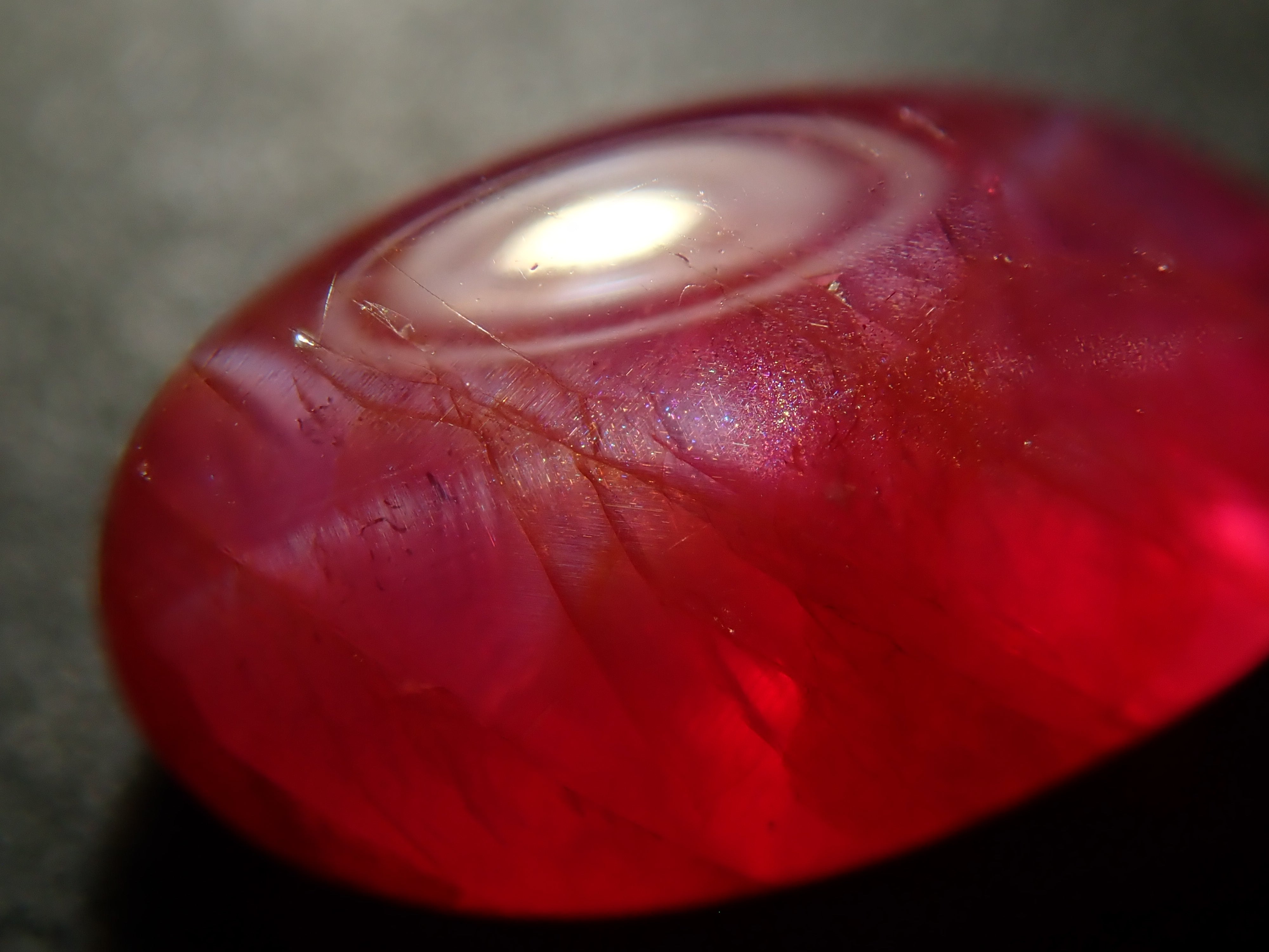 【12562859掲載】ベトナム産スタールビー（非加熱） 1.696ctルース