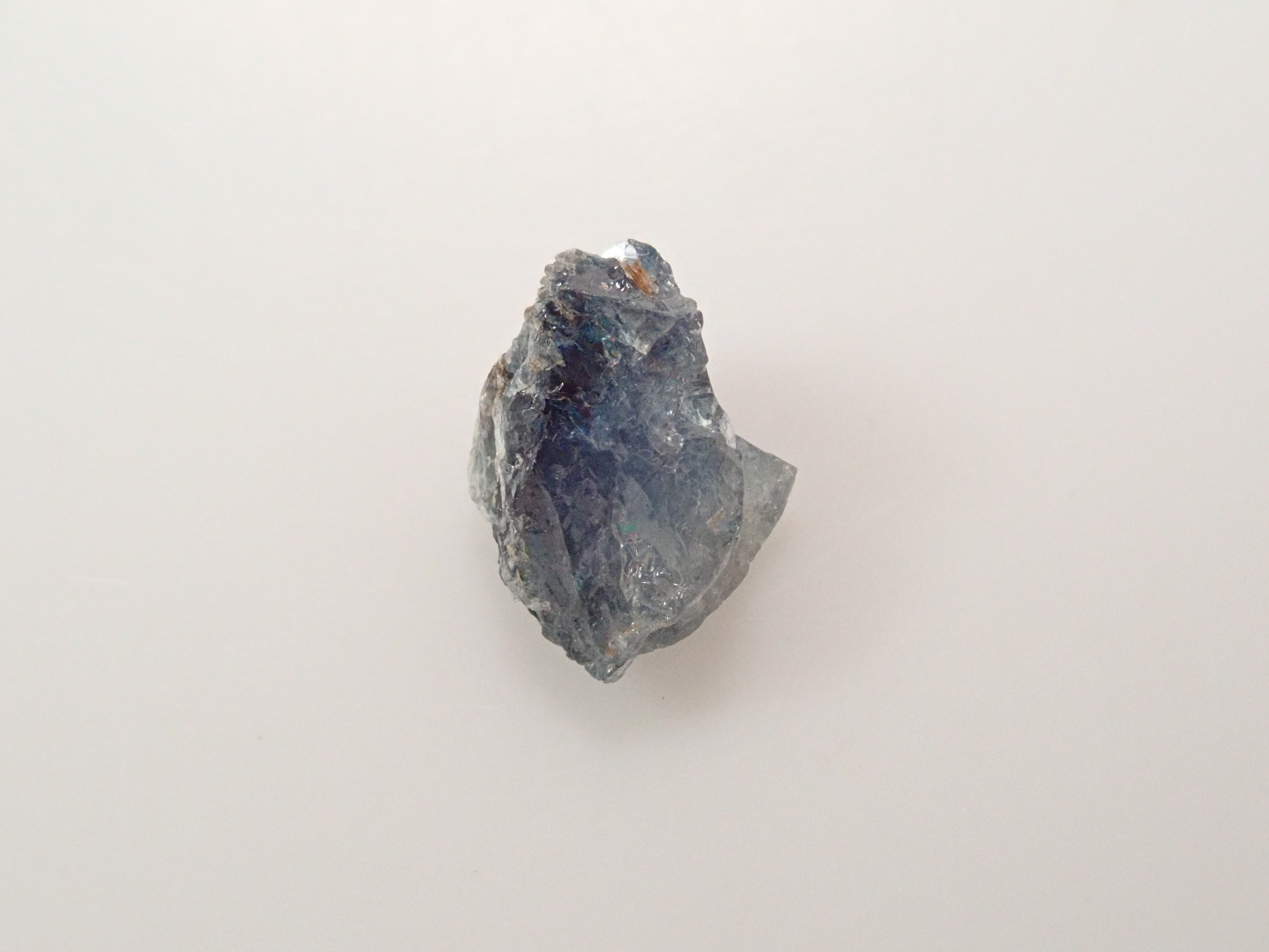 【12562798掲載】タンザニア産アレキサンドライト 0.843ct原石