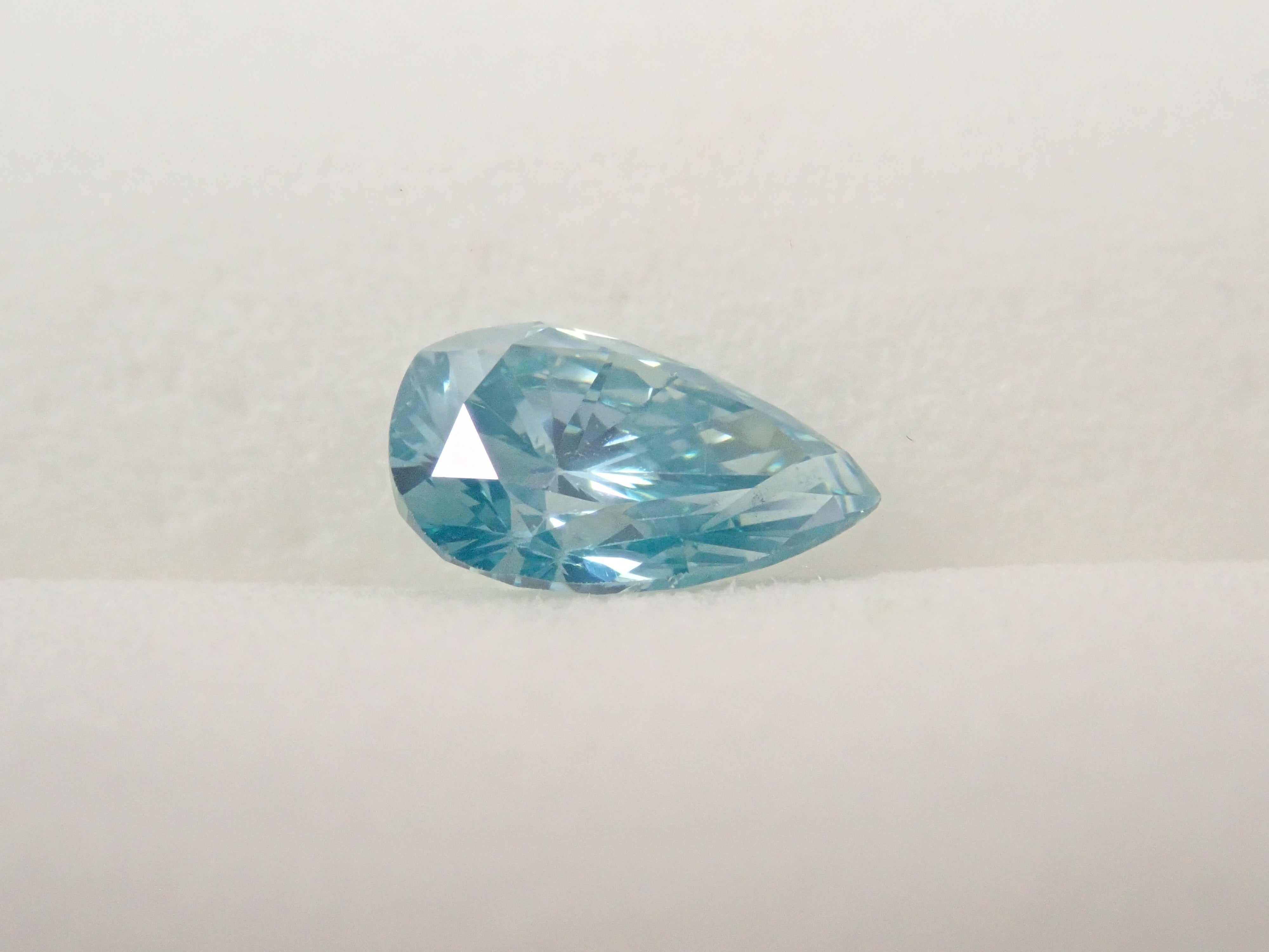 【32501905掲載】ブルーダイヤモンド（トリートメント） 0.801ctルース(FANCY INTENSE GREEN BLUE, SI-2)