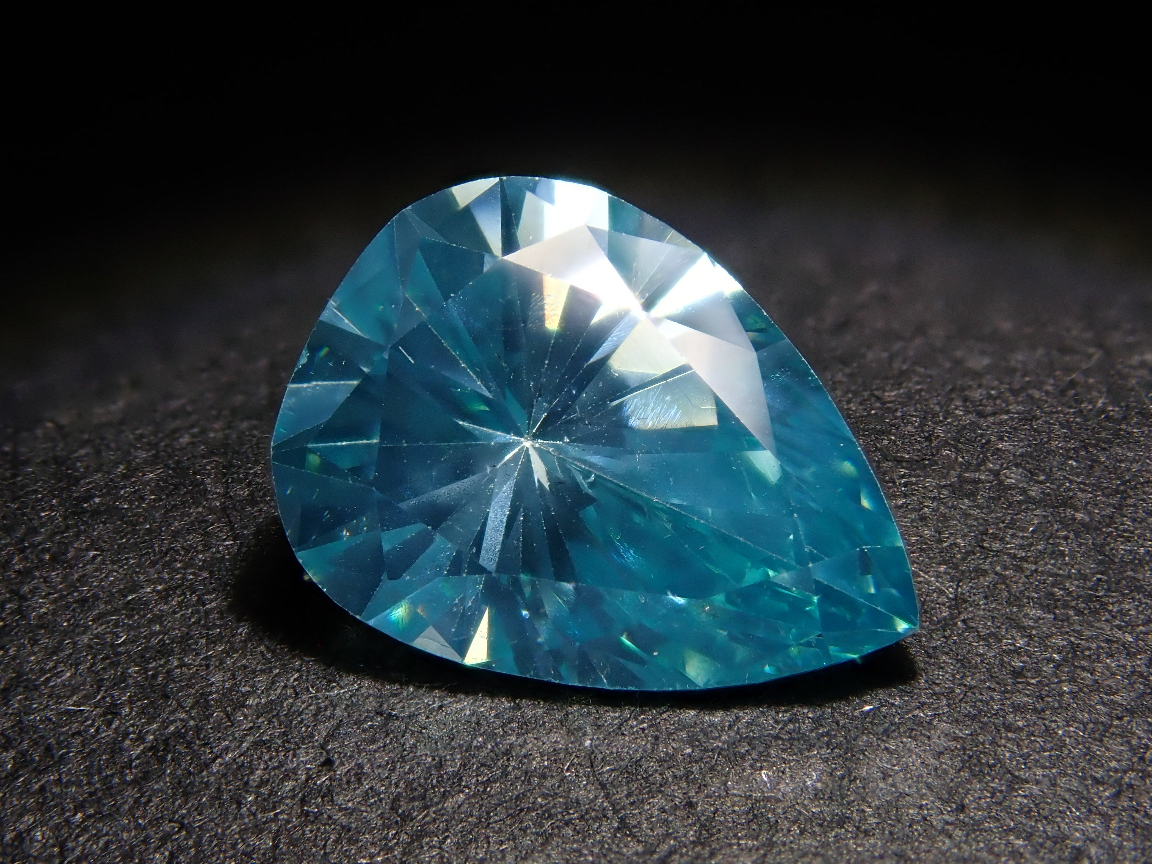 【32501905掲載】ブルーダイヤモンド（トリートメント） 0.801ctルース(FANCY INTENSE GREEN BLUE, SI-2)