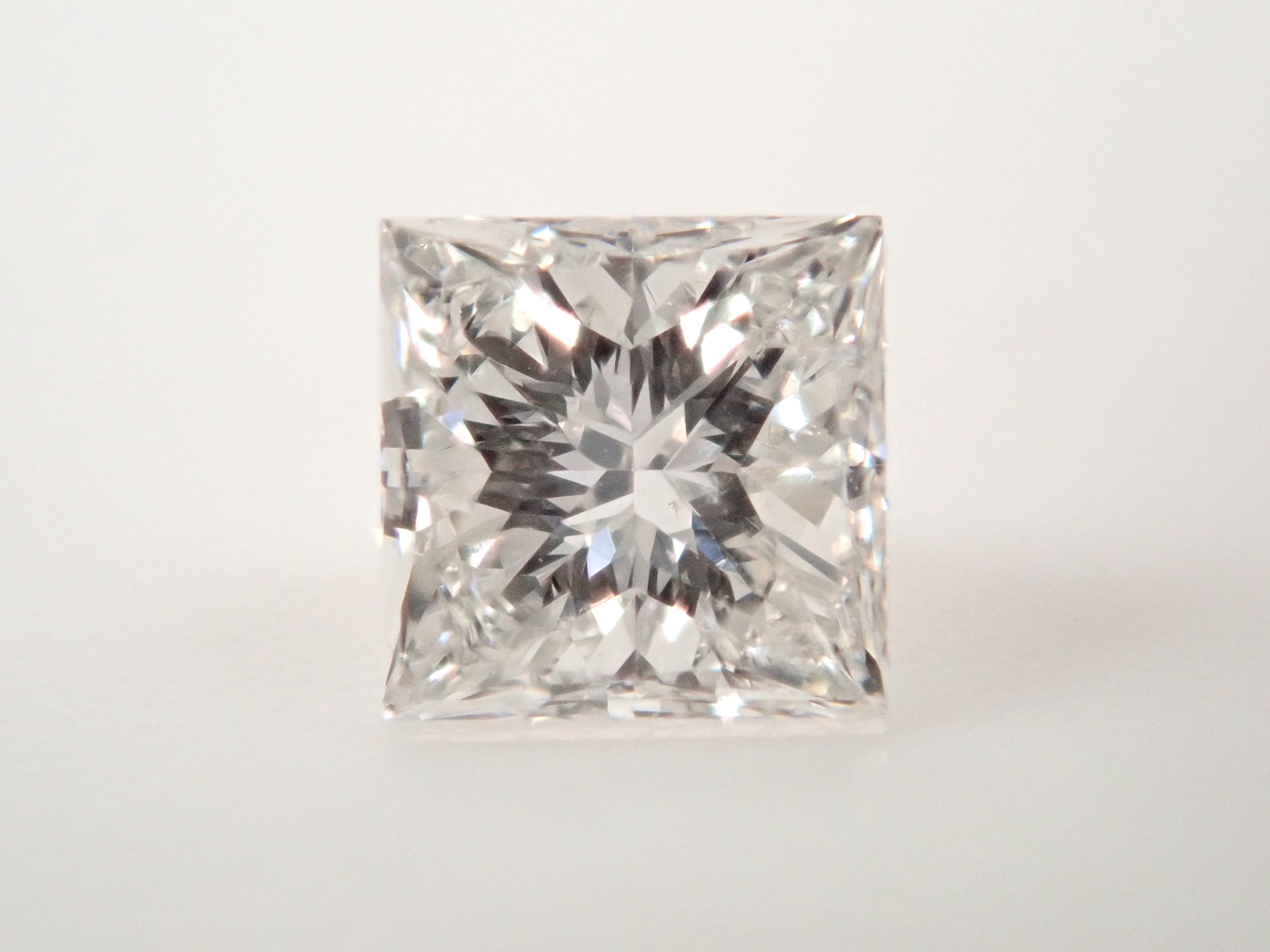 【4/28 22時販売】ダイヤモンド 3.8mm/0.319ctルース(F, SI-1,プリンセスカット)