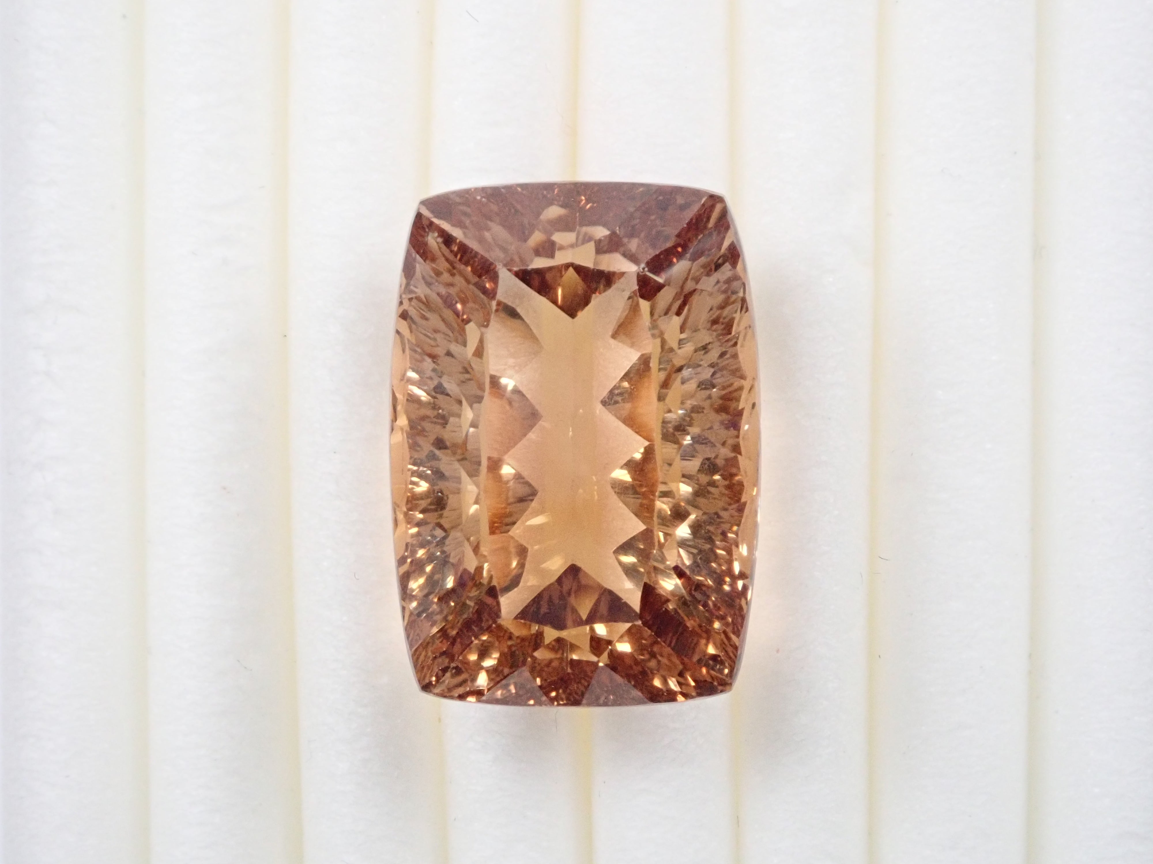 Champagne topaz 14.088ct loose