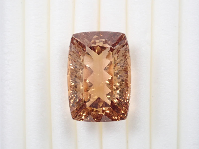 Champagne topaz 14.088ct loose