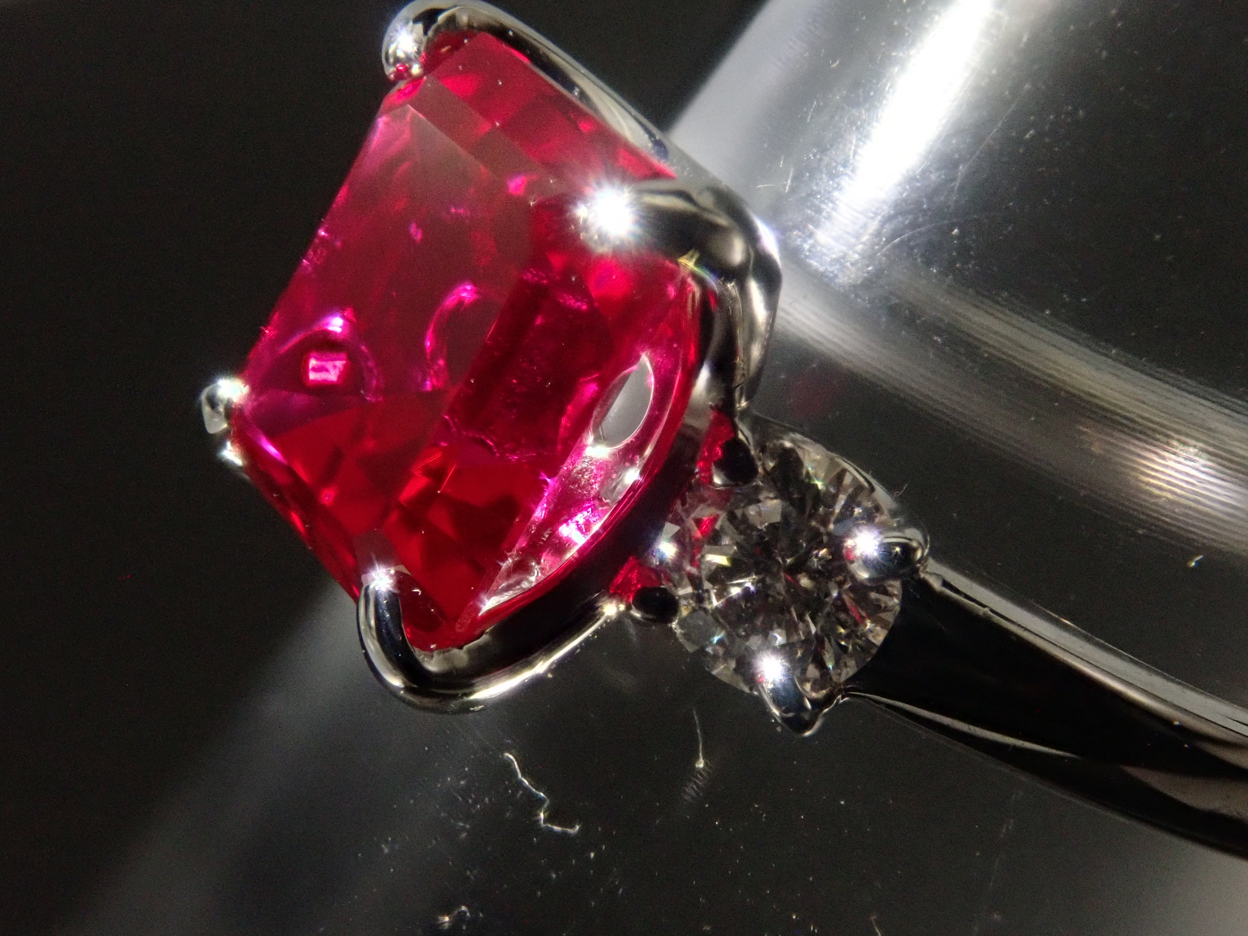 【22602586掲載】【カラフリ】Pt900 合成ルビー 1.61ct リング