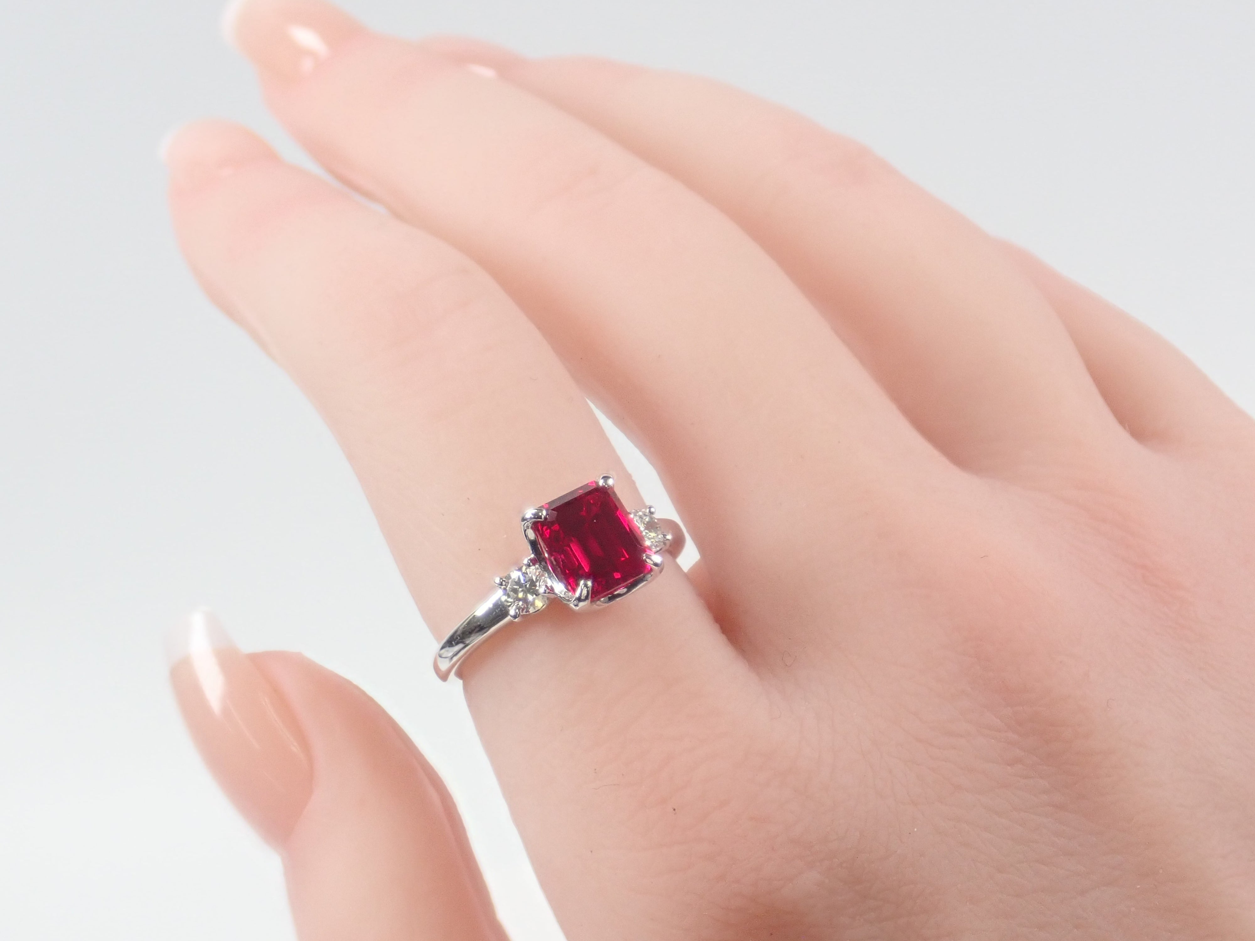 Pt900 合成ルビー 1.61ct・ダイヤモンド0.25ctリング 中宝