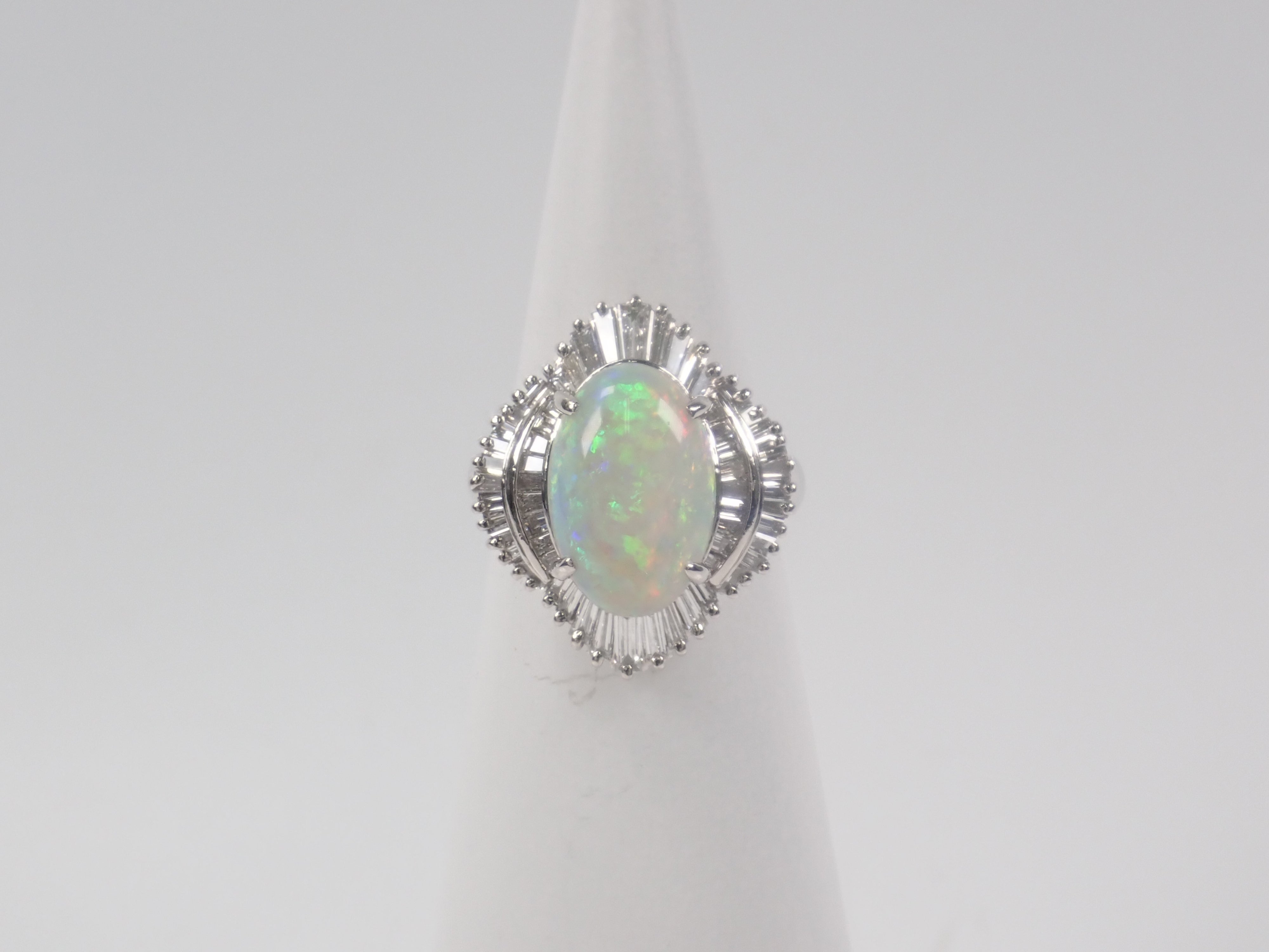 Pt900 オパール 2.61ct・ダイヤモンド0.858ctリング
