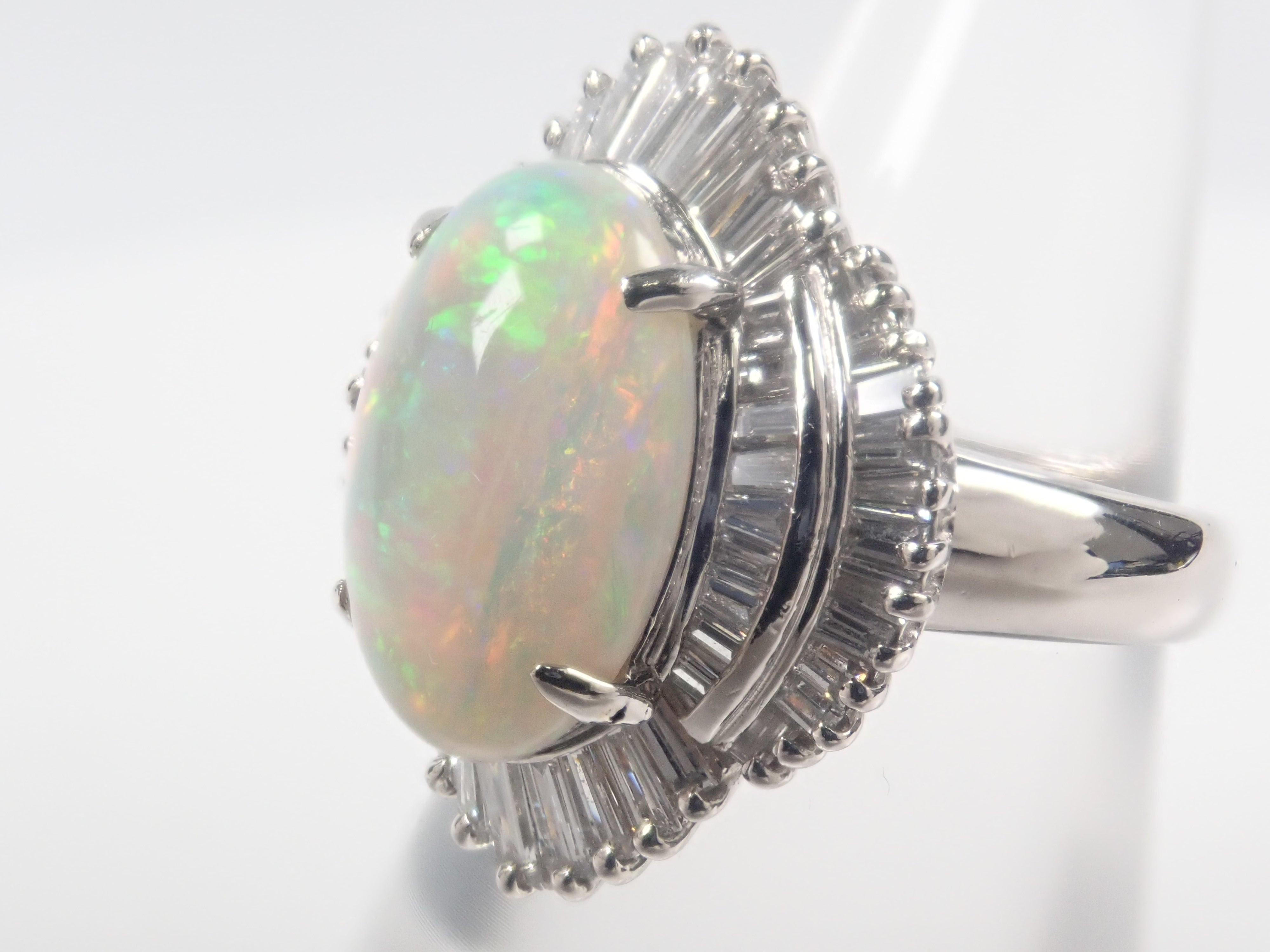 Pt900 オパール 2.61ct・ダイヤモンド0.858ctリング