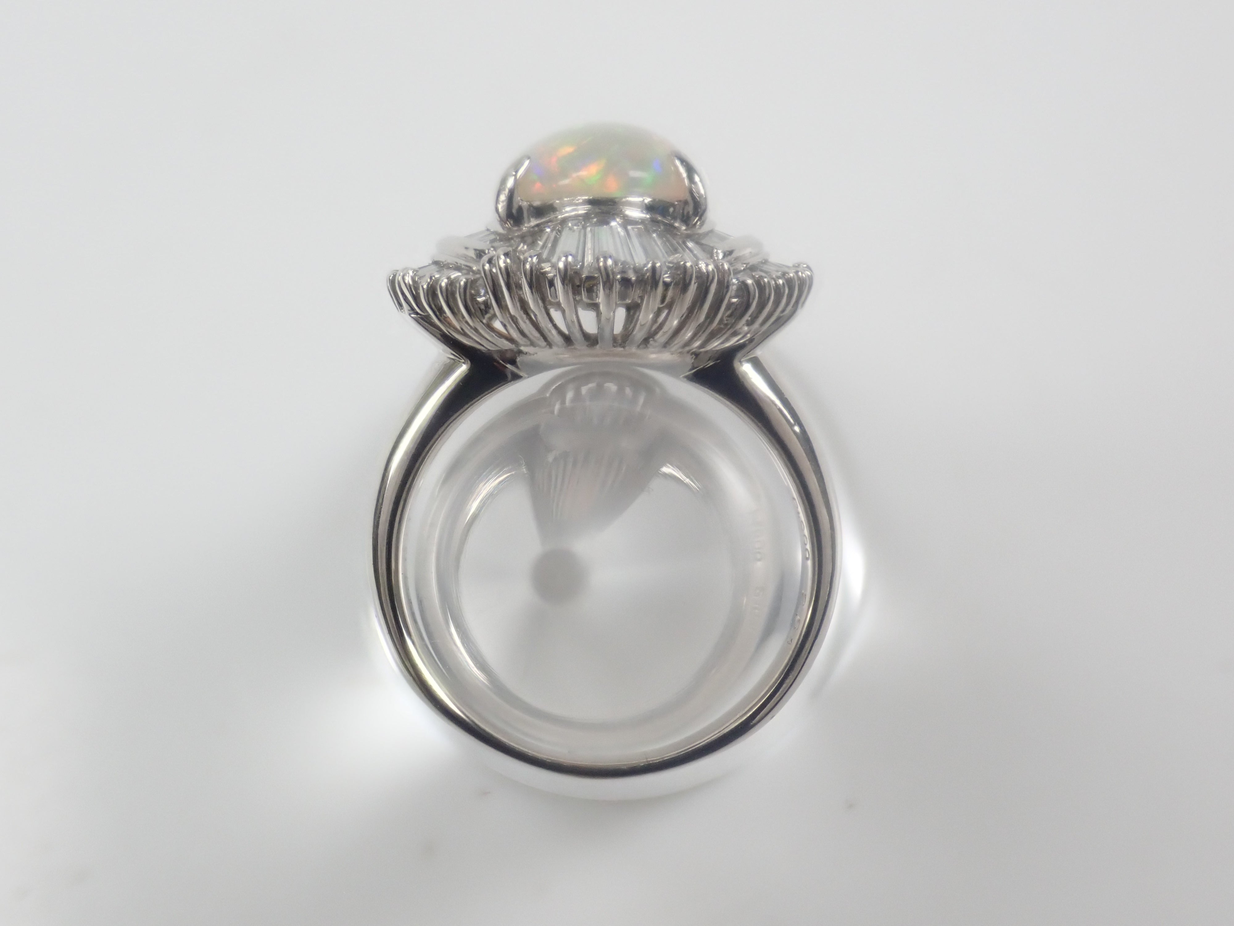 Pt900 オパール 2.61ct・ダイヤモンド0.858ctリング