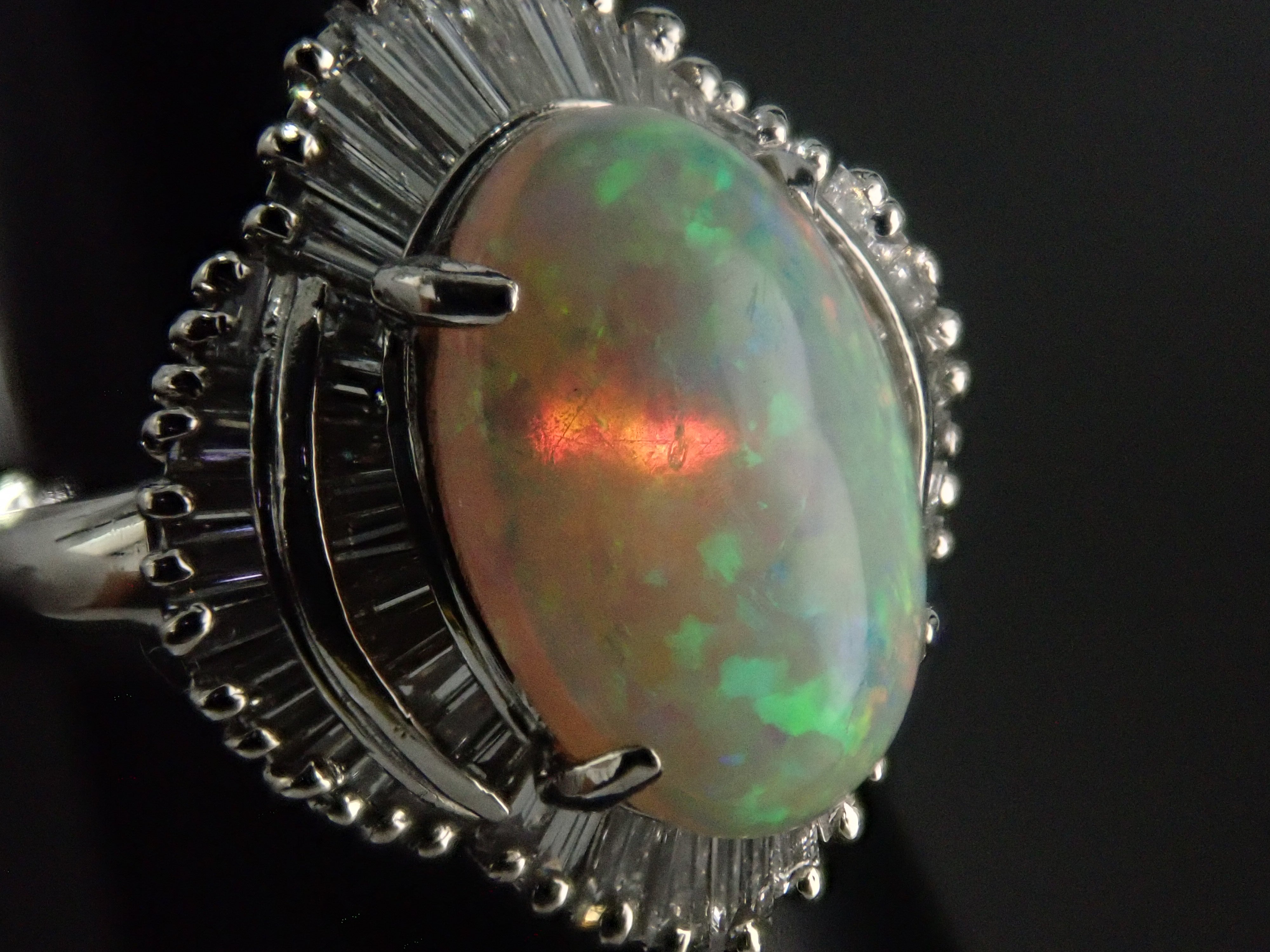 Pt900 オパール 2.61ct・ダイヤモンド0.858ctリング