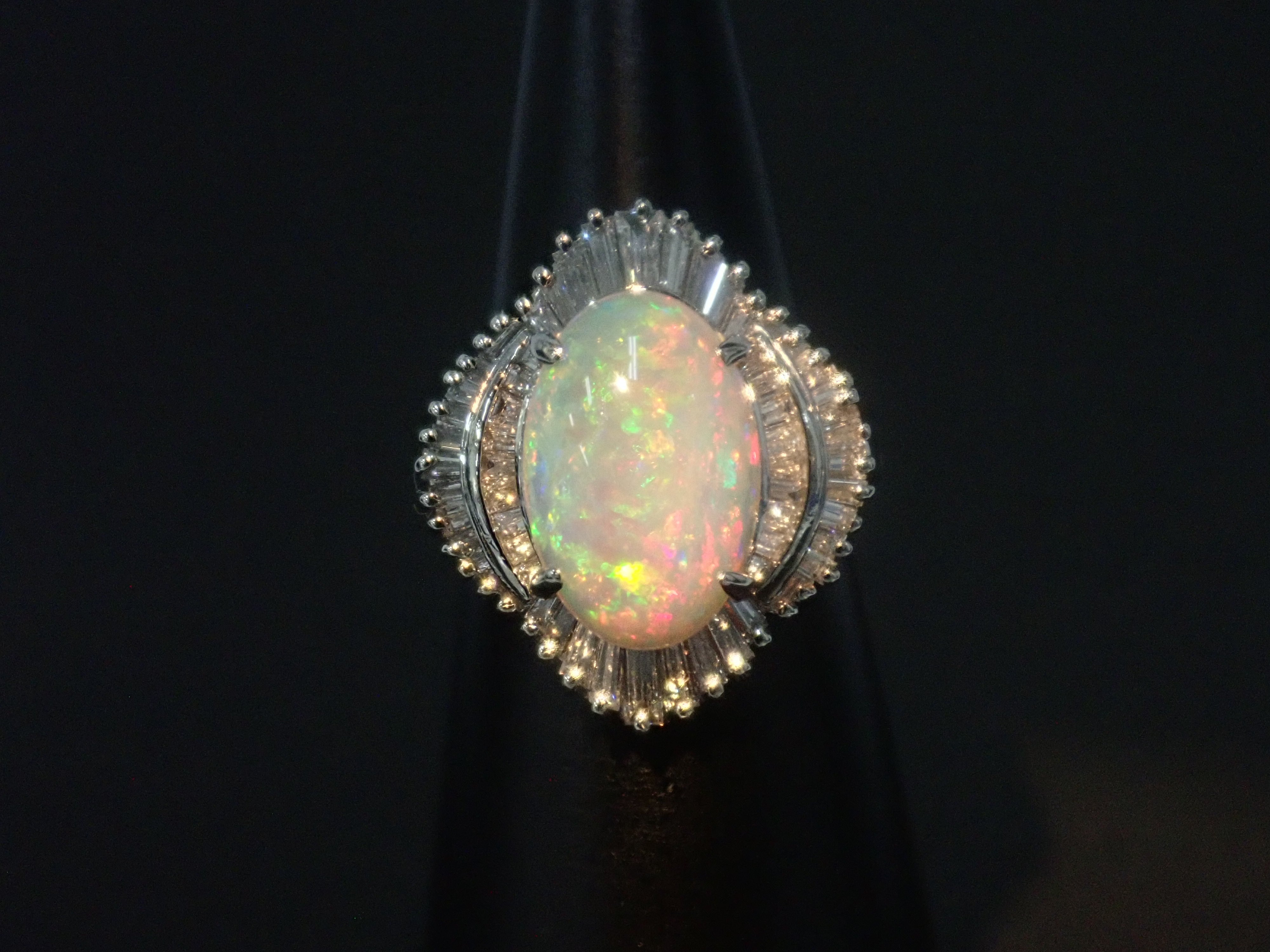 Pt900 オパール 2.61ct・ダイヤモンド0.858ctリング