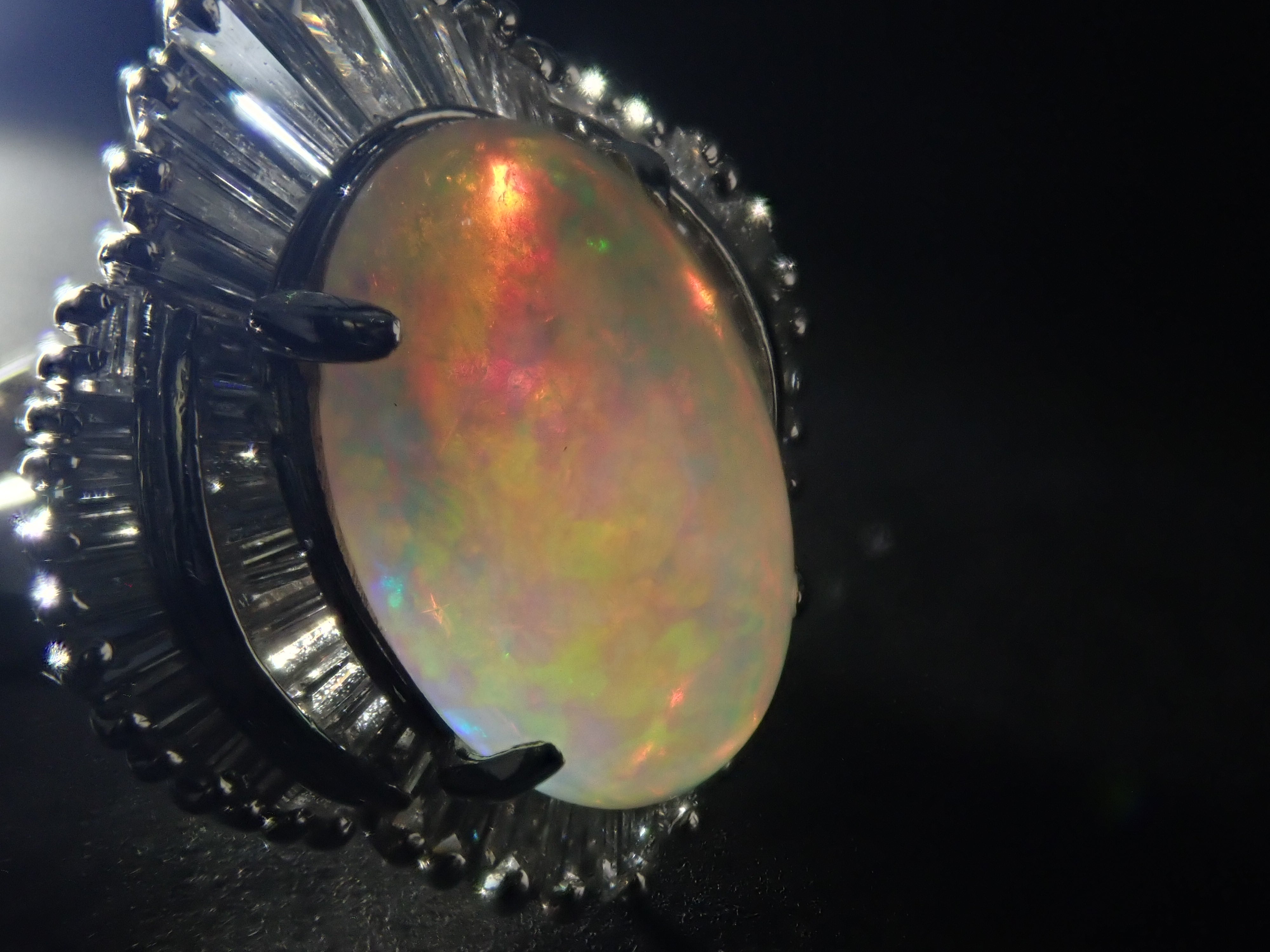 Pt900 オパール 2.61ct・ダイヤモンド0.858ctリング
