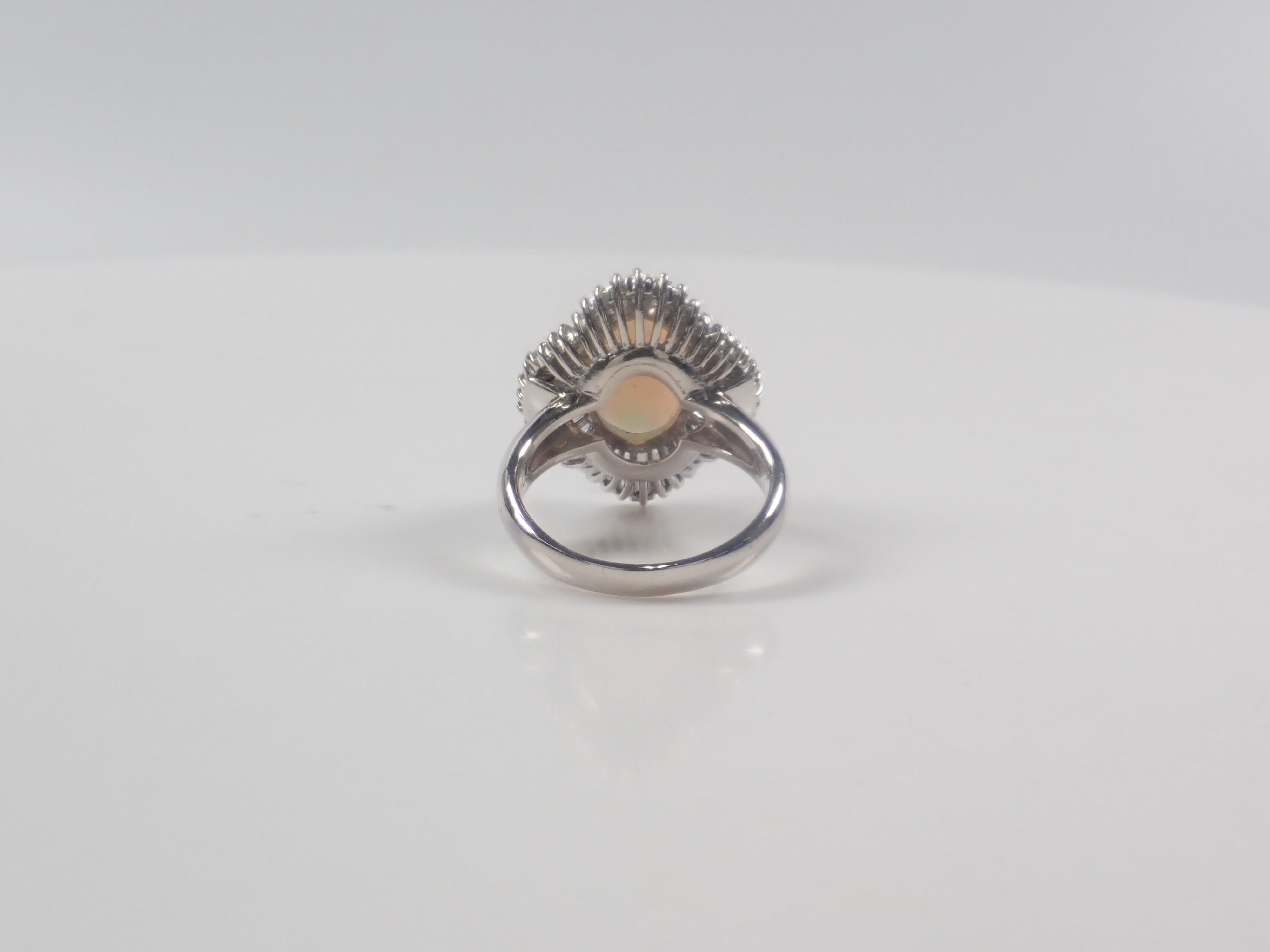 Pt900 オパール 2.61ct・ダイヤモンド0.858ctリング