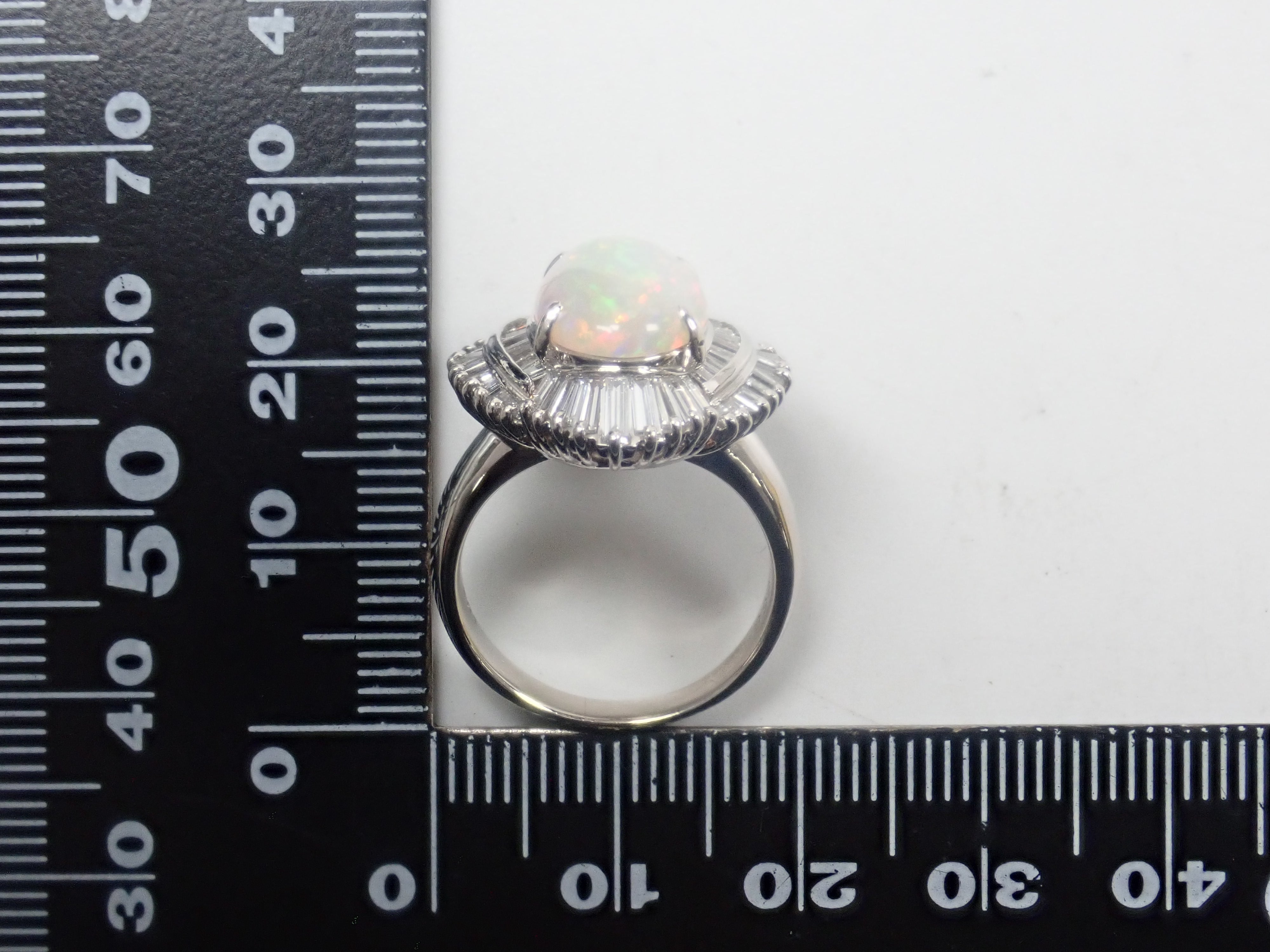 Pt900 オパール 2.61ct・ダイヤモンド0.858ctリング
