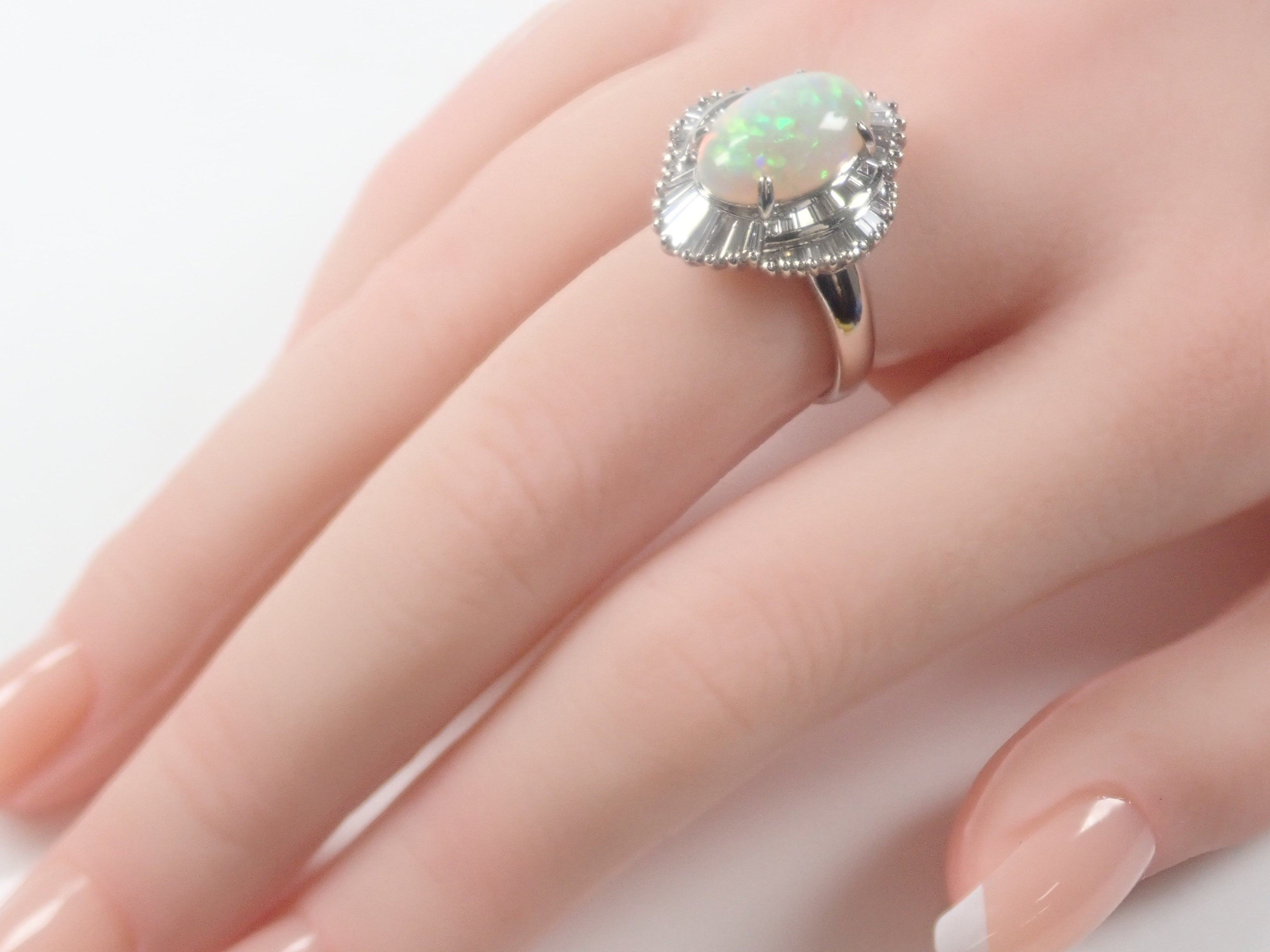 Pt900 オパール 2.61ct・ダイヤモンド0.858ctリング